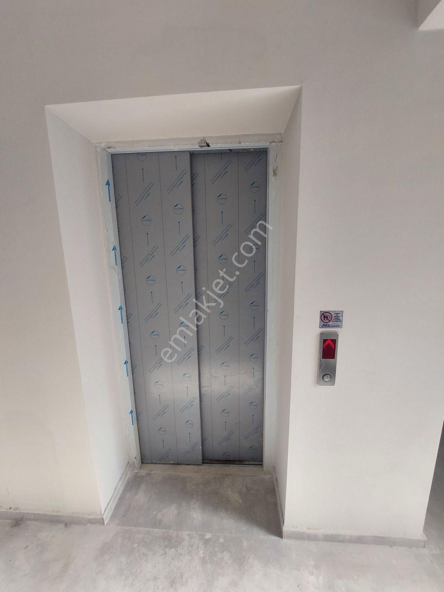 Havuzlu Site İçerisinde Sıfır Eşyalı Sıfır Lüks 1+1 Daire - Görsel 31