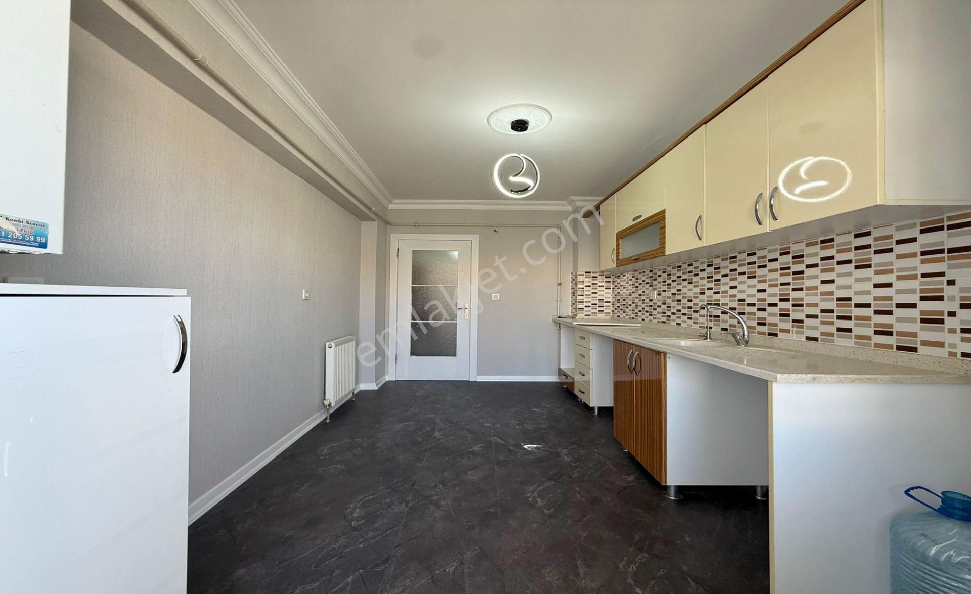 Çok Acil'den Kanuni Mh.katta 3+1 Asansorlu Kiralık Daire! - Görsel 4