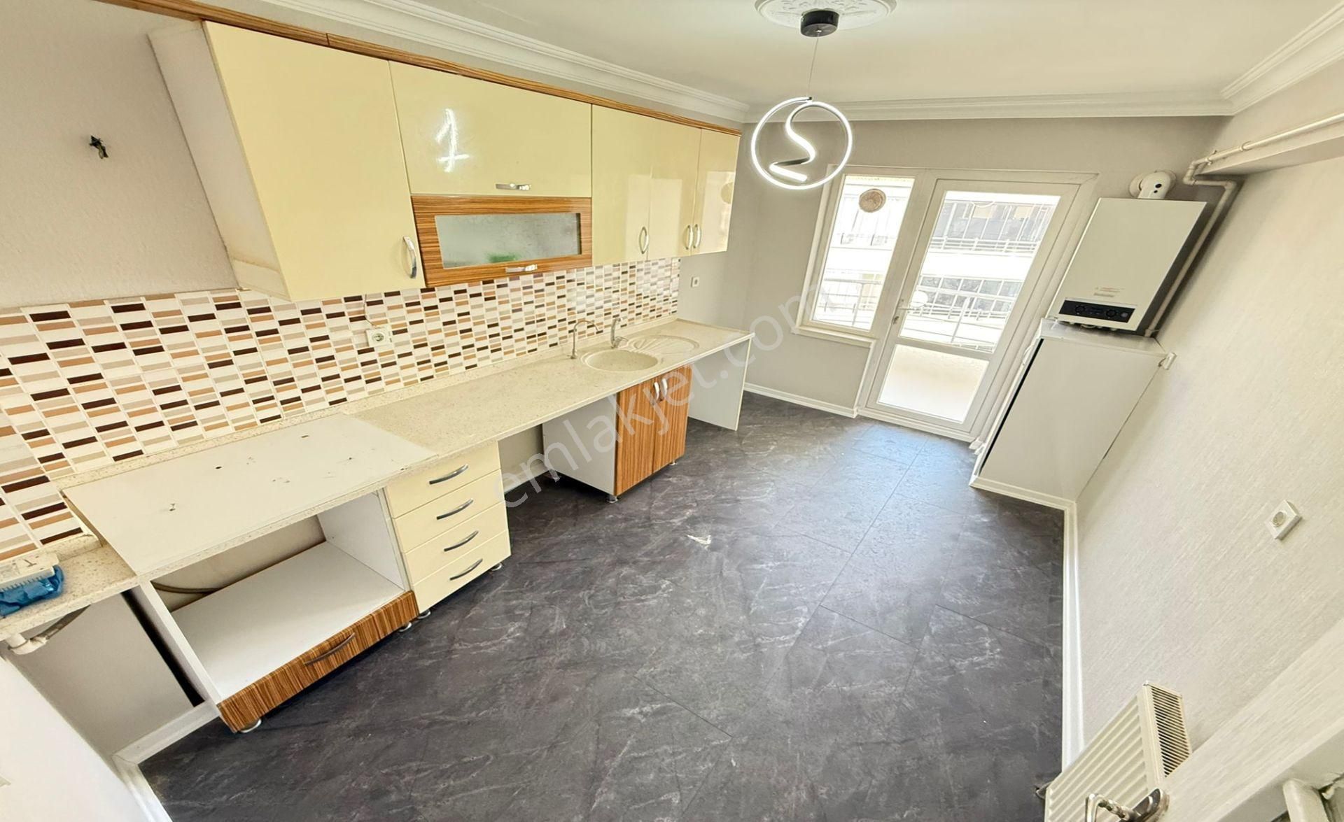 Çok Acil'den Kanuni Mh.katta 3+1 Asansorlu Kiralık Daire!