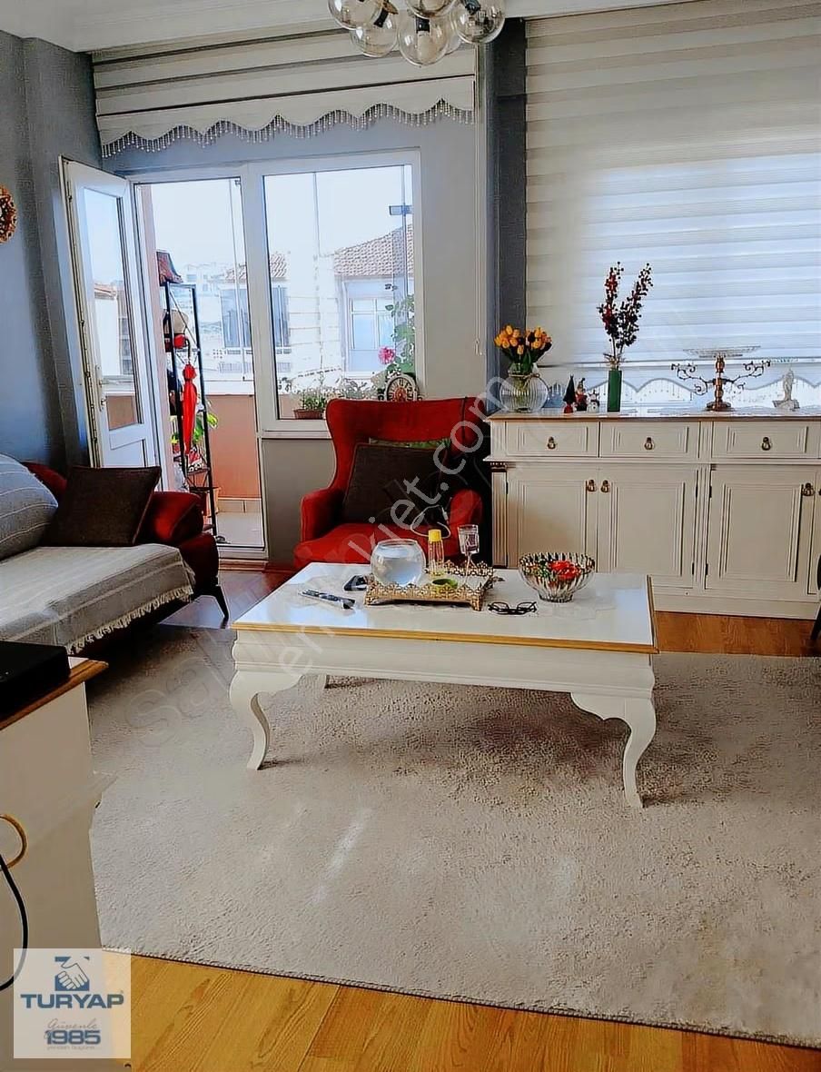 Siteler Mahhalesinde Deniz Manzaralı Satılık 3+1 Daire