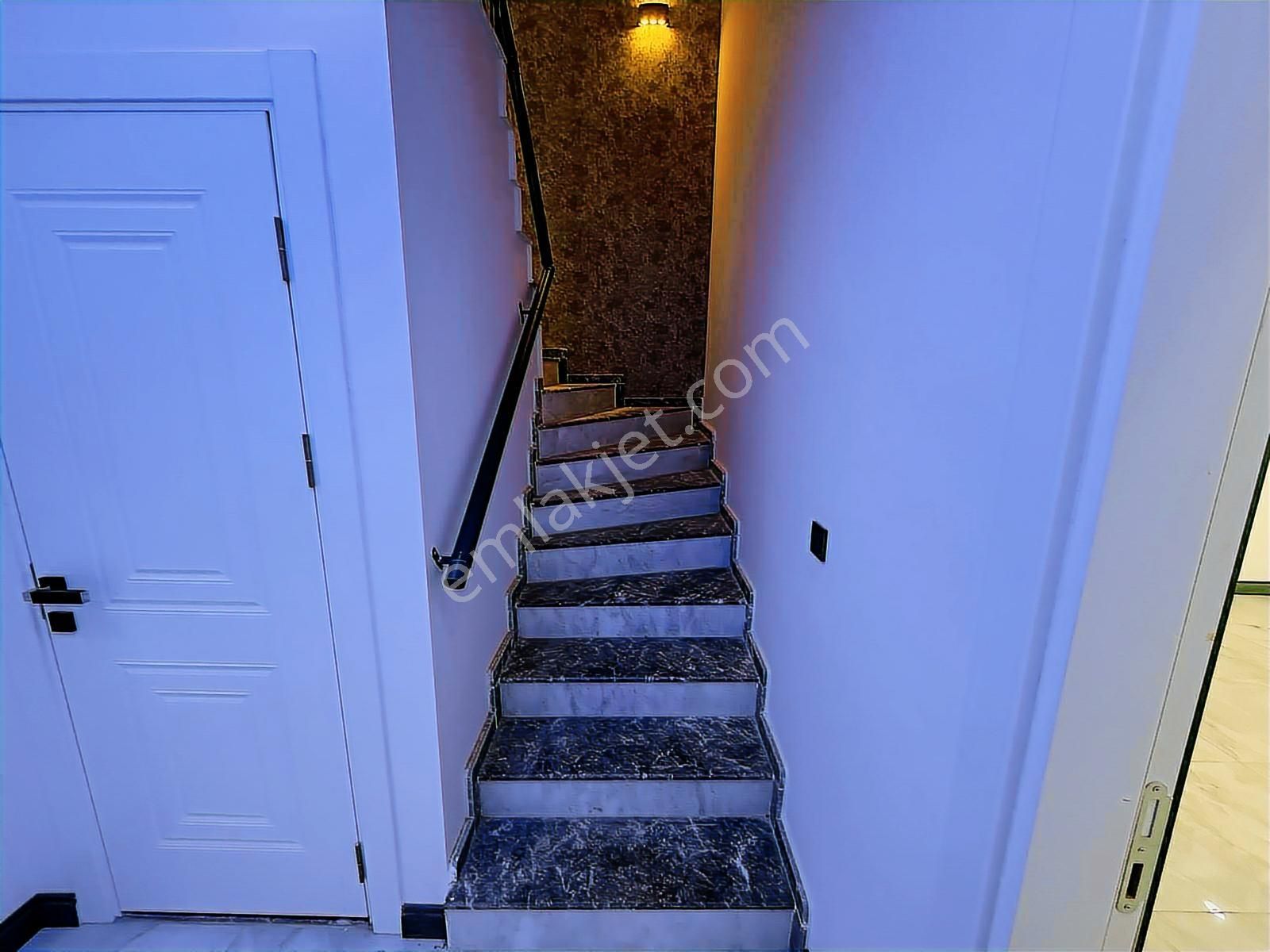 Bal Gayrimenkul-mithatpaşa Kapalı Mutfak Geniş Bahçeli 4+1 Villa - Görsel 25