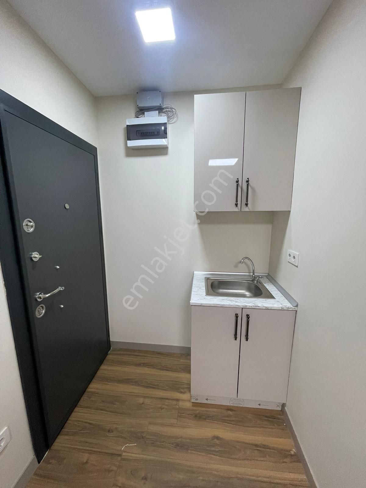 Üsküdar Merkezde Yektaş Plazada Kdv Avantajlı Kiralık Ofisler - Görsel 2