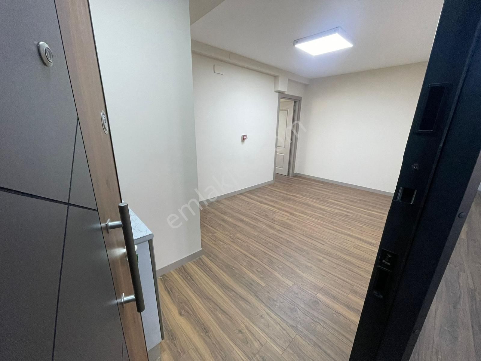 Üsküdar Merkezde Yektaş Plazada Kdv Avantajlı Kiralık Ofisler - Görsel 11