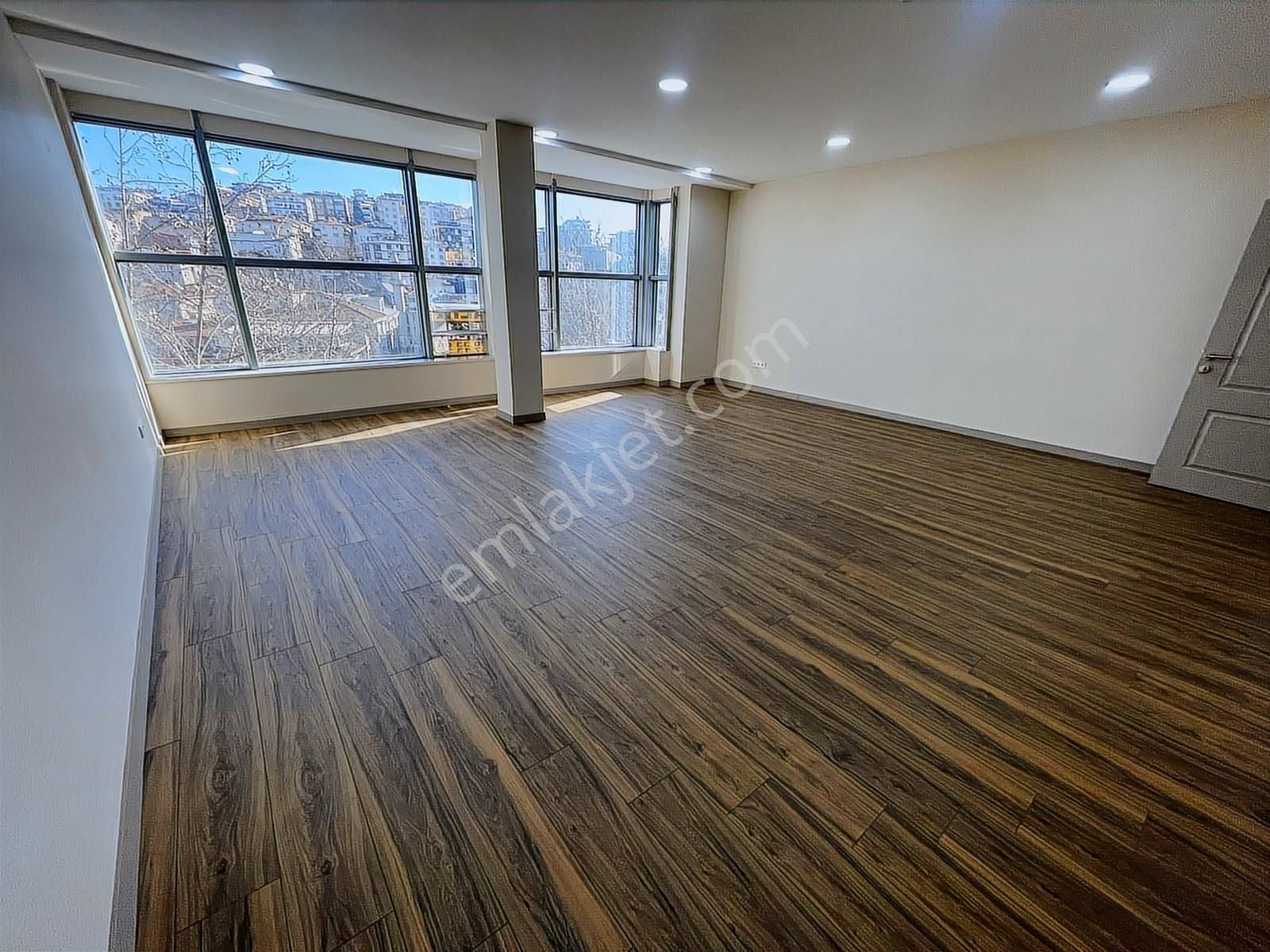 Üsküdar Merkezde Yektaş Plazada Kdv Avantajlı Kiralık Ofisler - Görsel 12