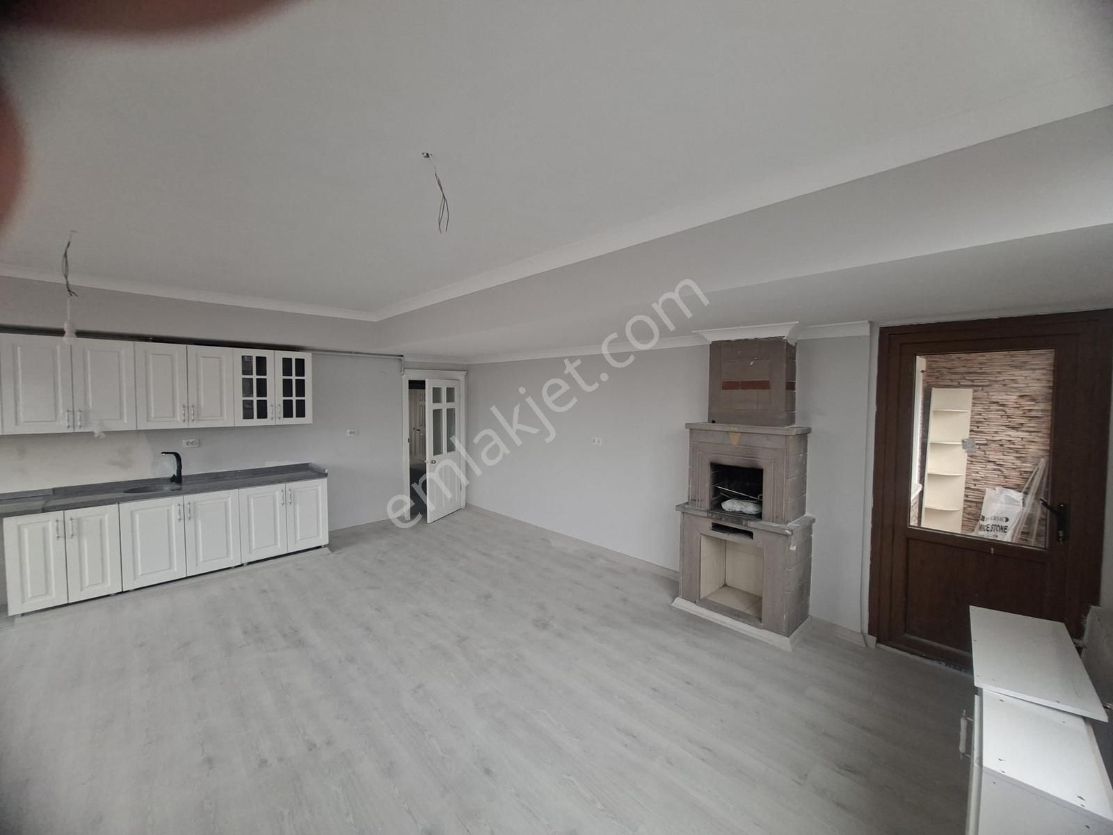 Çiçekli Mh.katta Ön Cephe 5+1 Fuul Yapıllı Lüx Kiralık - Görsel 8