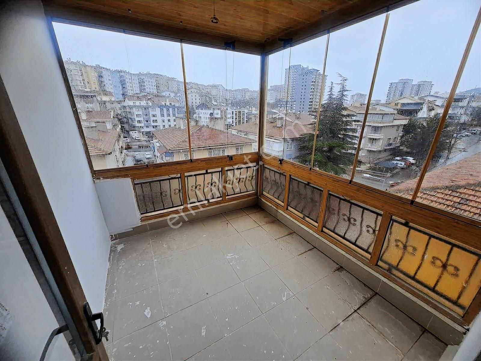 Çiçekli Mh.katta Ön Cephe 5+1 Fuul Yapıllı Lüx Kiralık - Görsel 24