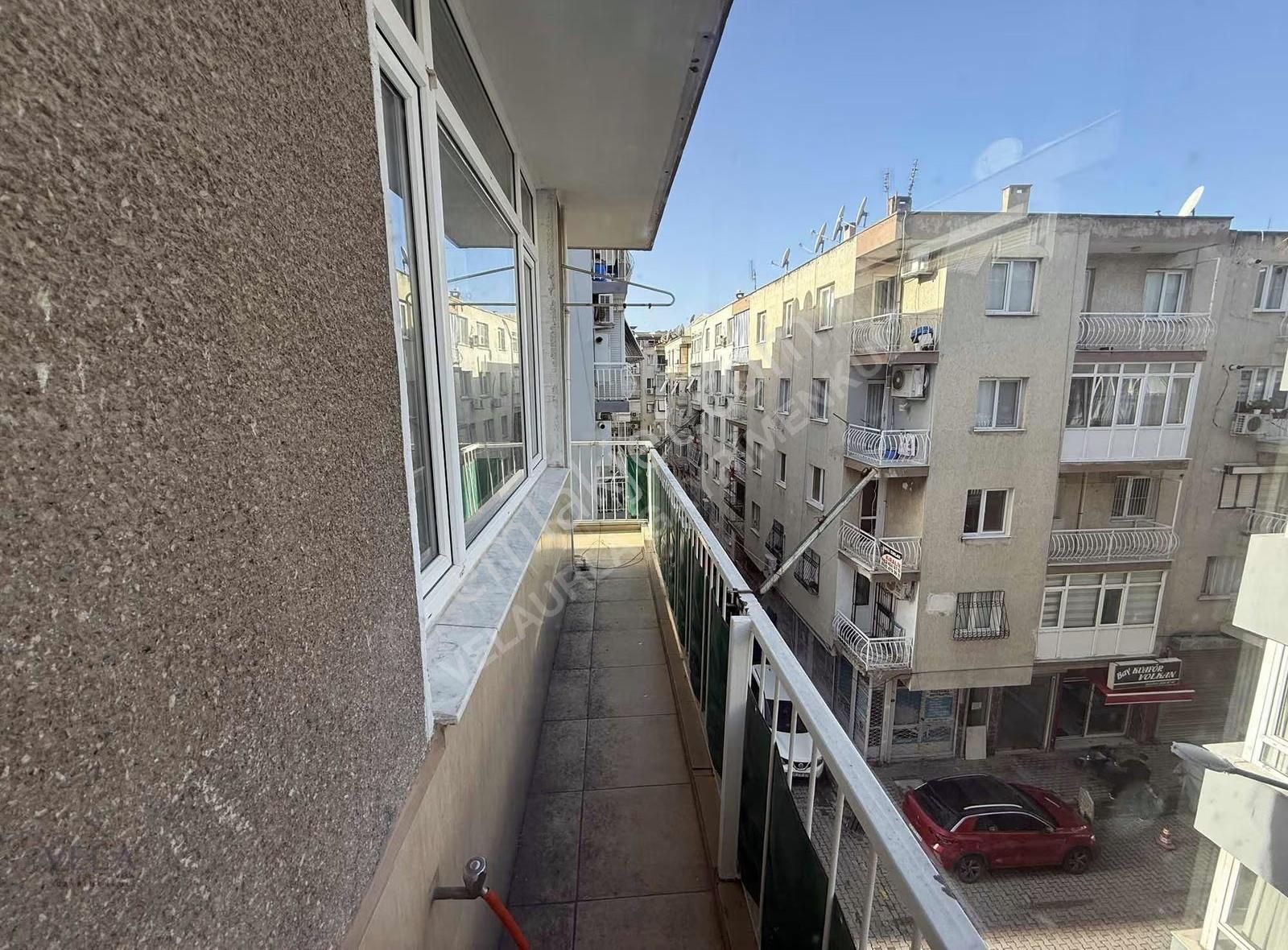 Karşıyaka Kiralık 2+1 Daire - 78m² - Merkezi Konum - Görsel 19