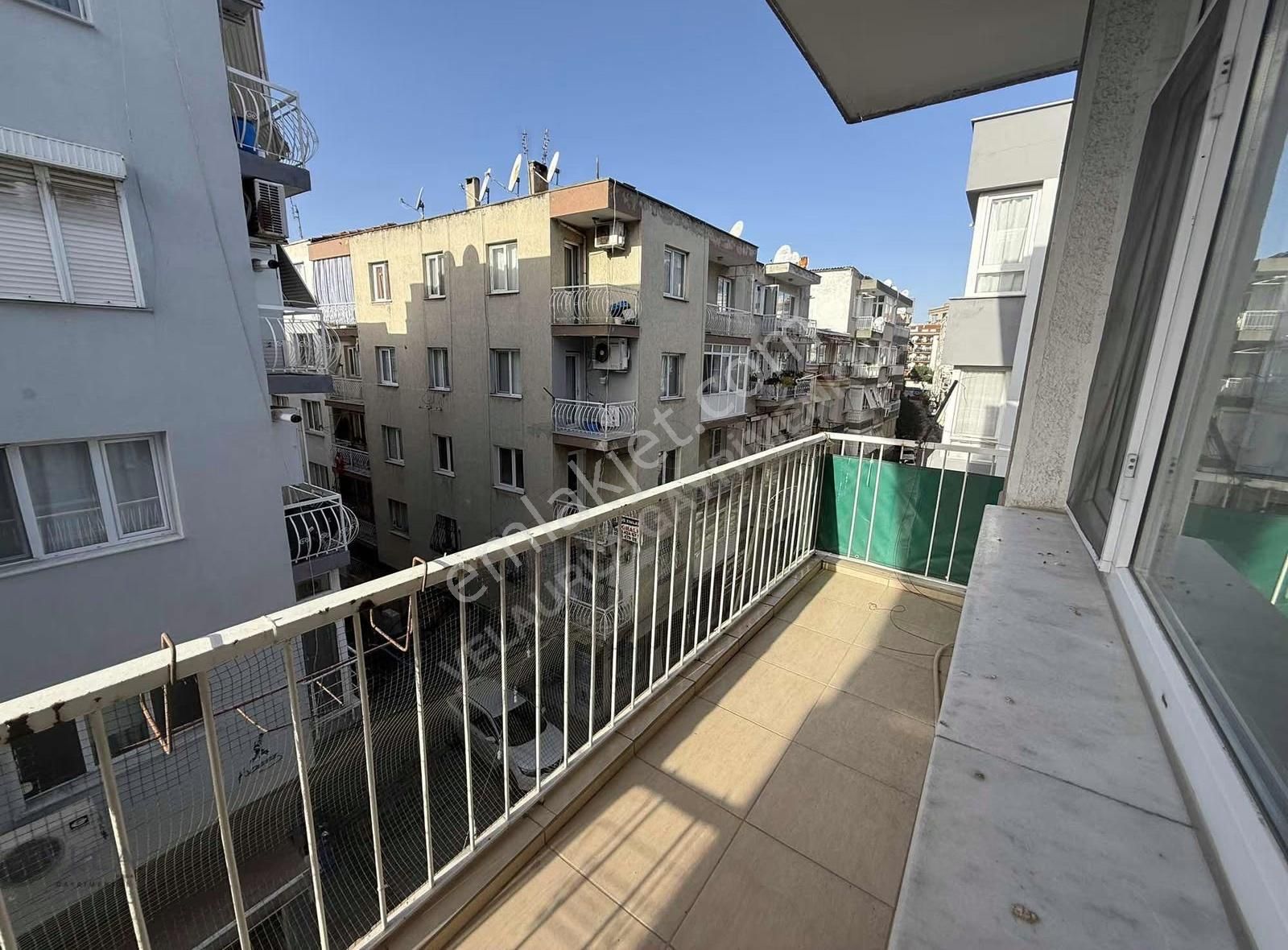 Karşıyaka Kiralık 2+1 Daire - 78m² - Merkezi Konum - Görsel 3