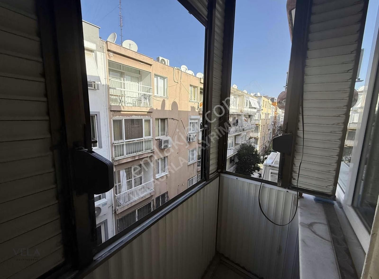 Karşıyaka Kiralık 2+1 Daire - 78m² - Merkezi Konum - Görsel 18
