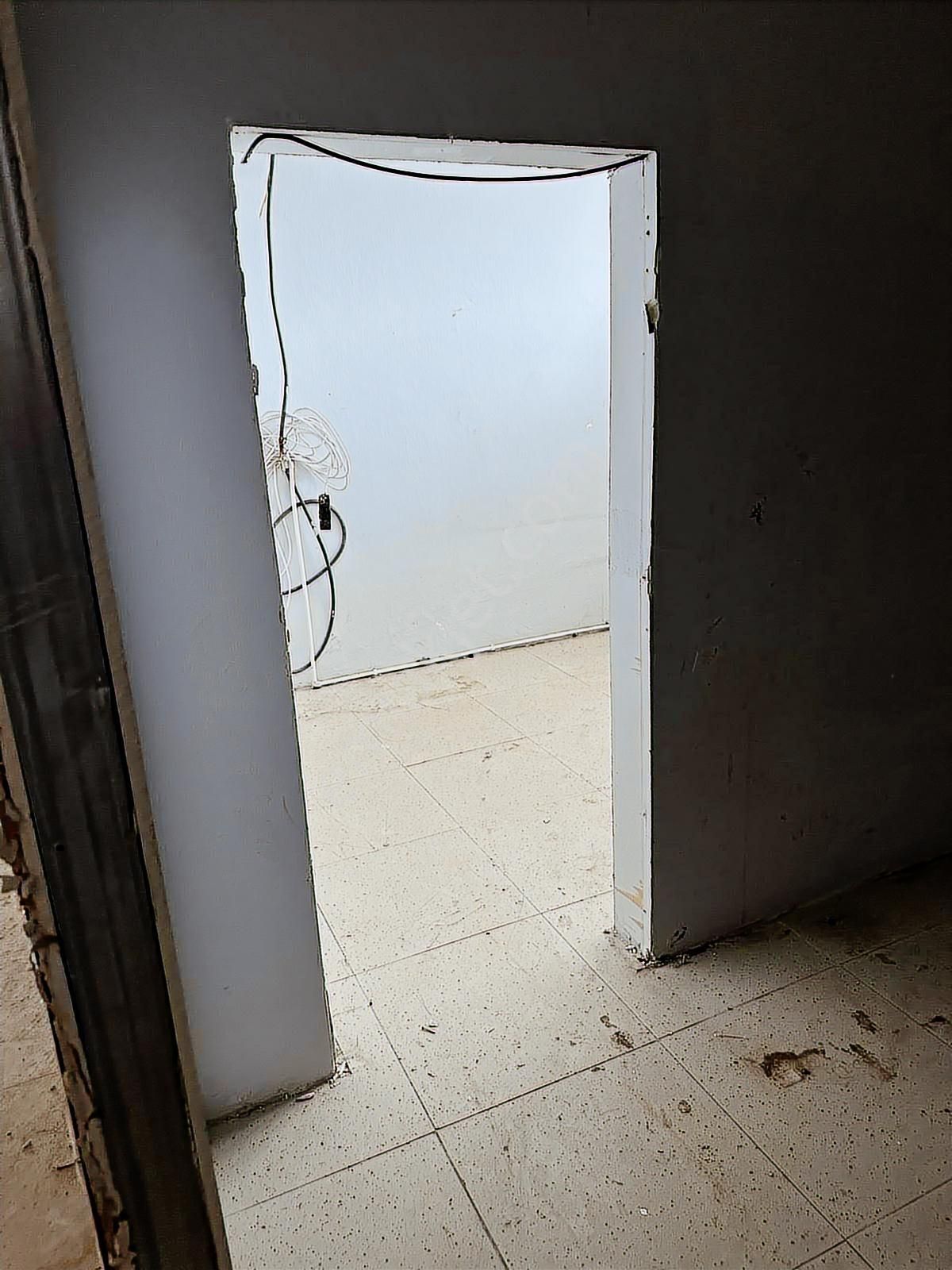 Arnavutköy Haraççı Merkezde Düz Giriş 300m2 Kiralık Dükkan... - Görsel 4