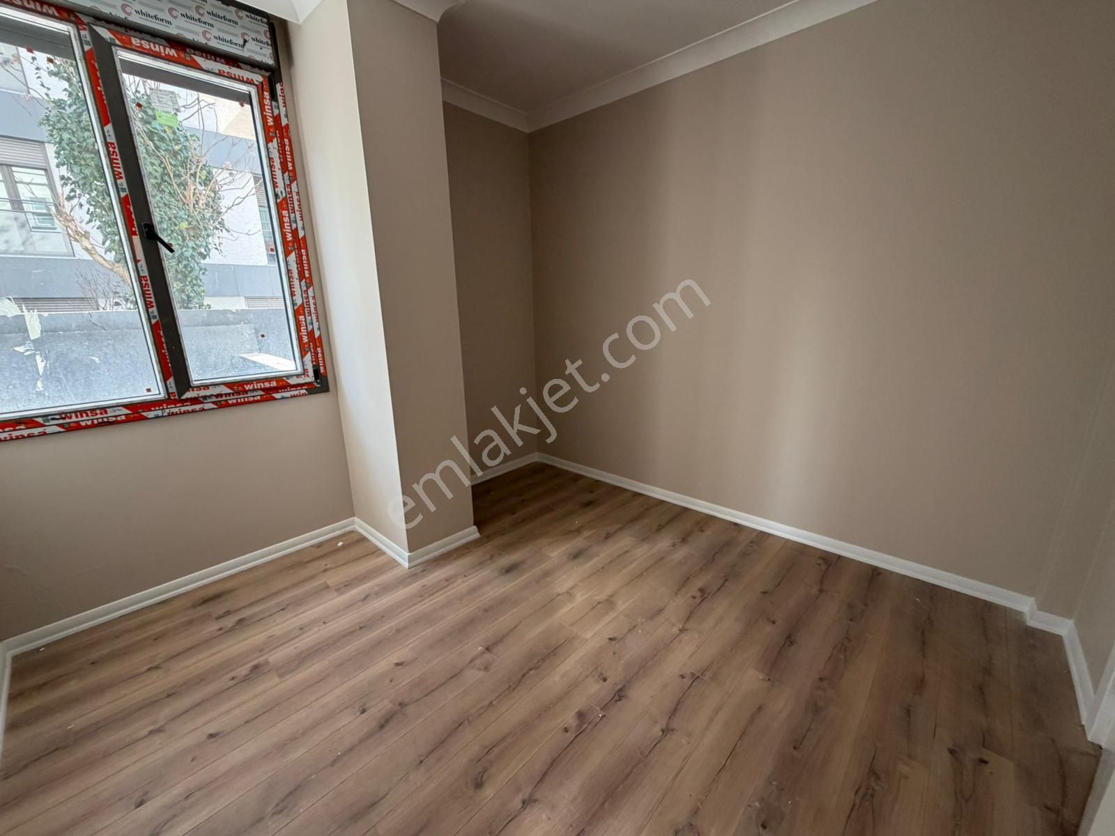 Plusofis Emlak Bostancı Levent Sokakta Satılık 1+1 Giriş Kat Daire - Görsel 9