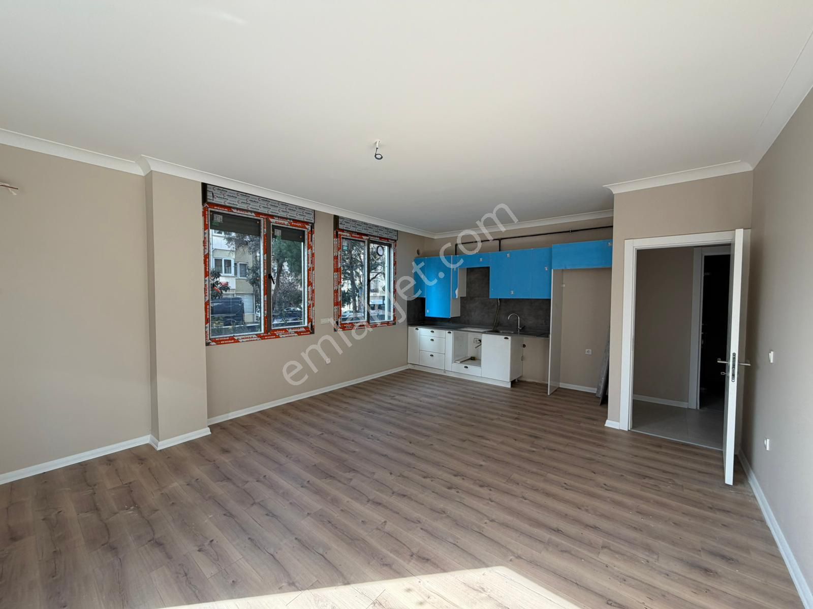 Plusofis Emlak Bostancı Levent Sokakta Satılık 1+1 Giriş Kat Daire - Görsel 4