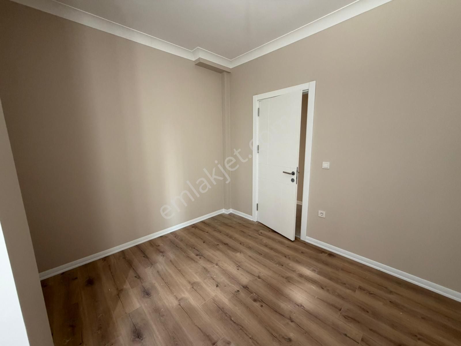 Plusofis Emlak Bostancı Levent Sokakta Satılık 1+1 Giriş Kat Daire - Görsel 10