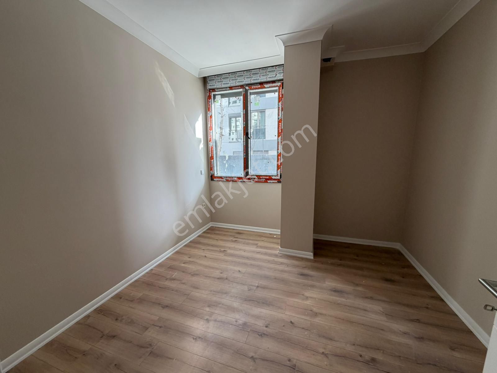 Plusofis Emlak Bostancı Levent Sokakta Satılık 1+1 Giriş Kat Daire - Görsel 8