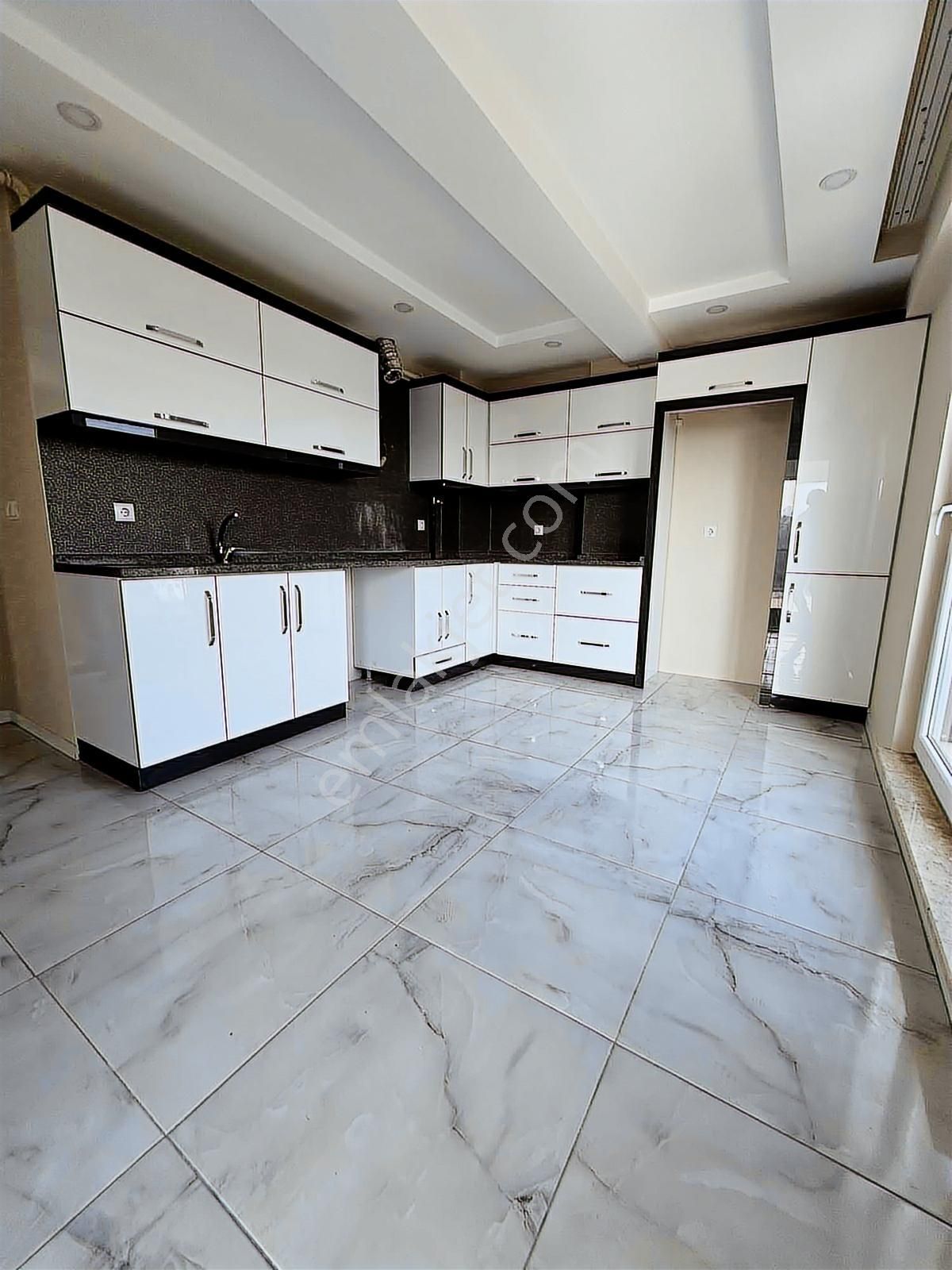 Gümüşçayda Kaymakamlığa Yakın Kiralık 3+1 Yeni Daire