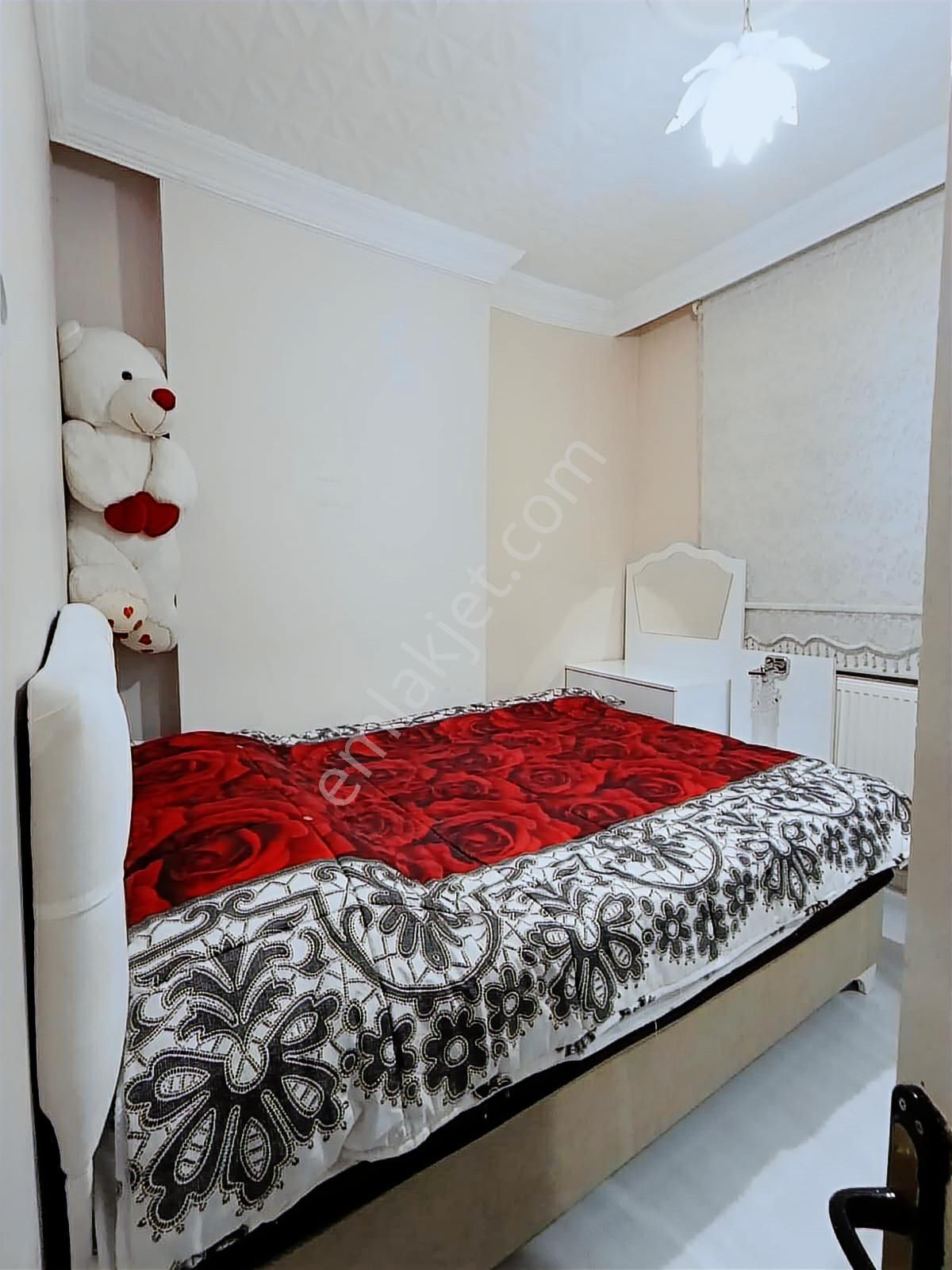 Tranvay Yanıbaşında Fuul Eşyalı Kombili 3+1 Kiralık Daire - Görsel 3