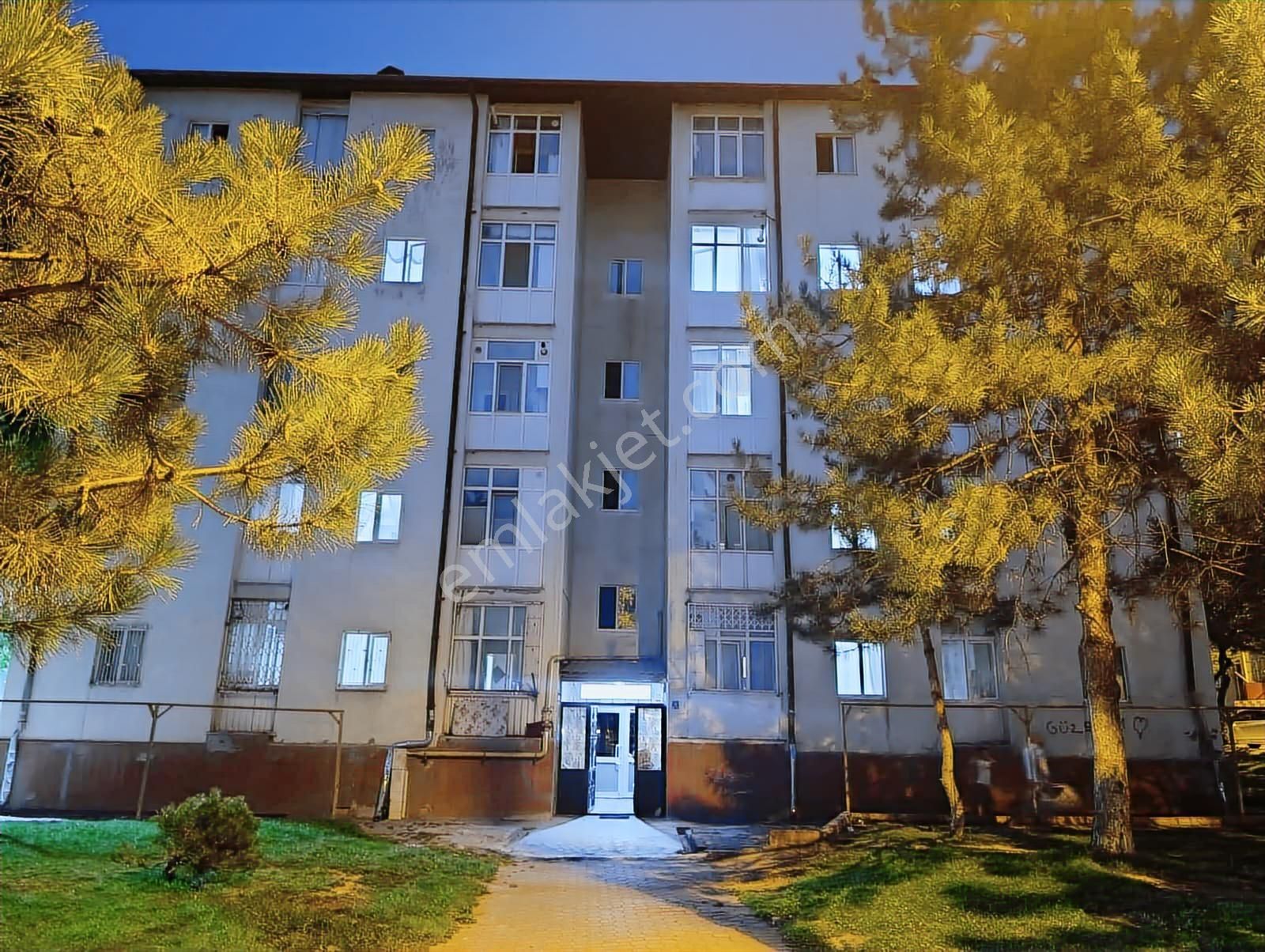 Tranvay Yanıbaşında Fuul Eşyalı Kombili 3+1 Kiralık Daire - Görsel 18