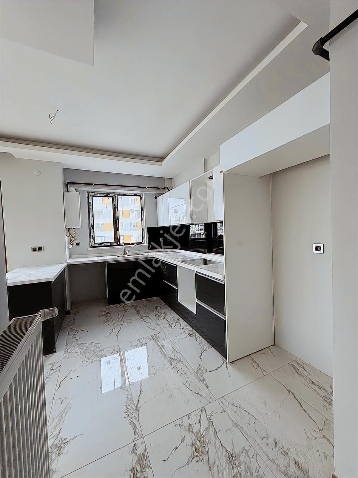 Ertugrulgazi De 3+1 Giyinme Odalı Harikalık Ön Plan - Görsel 10