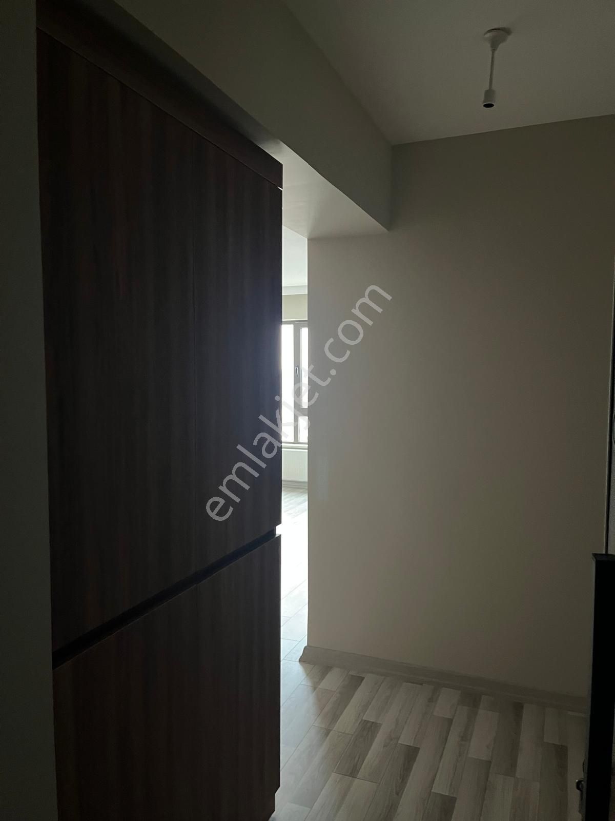 Eryaman Yeşilova Lokasyonda Ofis Veya Konut Olabilir Kiralık 2+1 Daire - Görsel 2