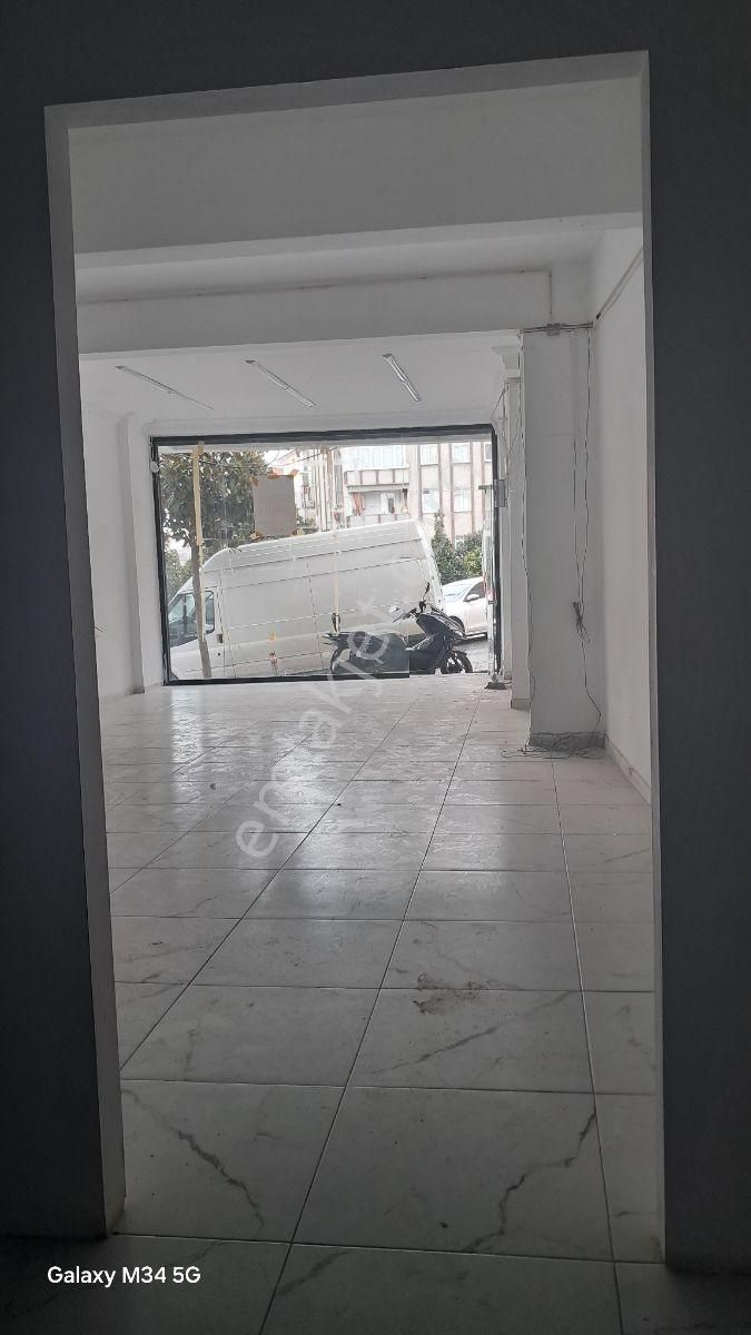 Güngören'de Ana Caddeye Cepheli Köşe Dükkan - Görsel 7