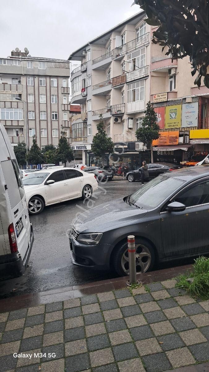 Güngören'de Ana Caddeye Cepheli Köşe Dükkan - Görsel 2