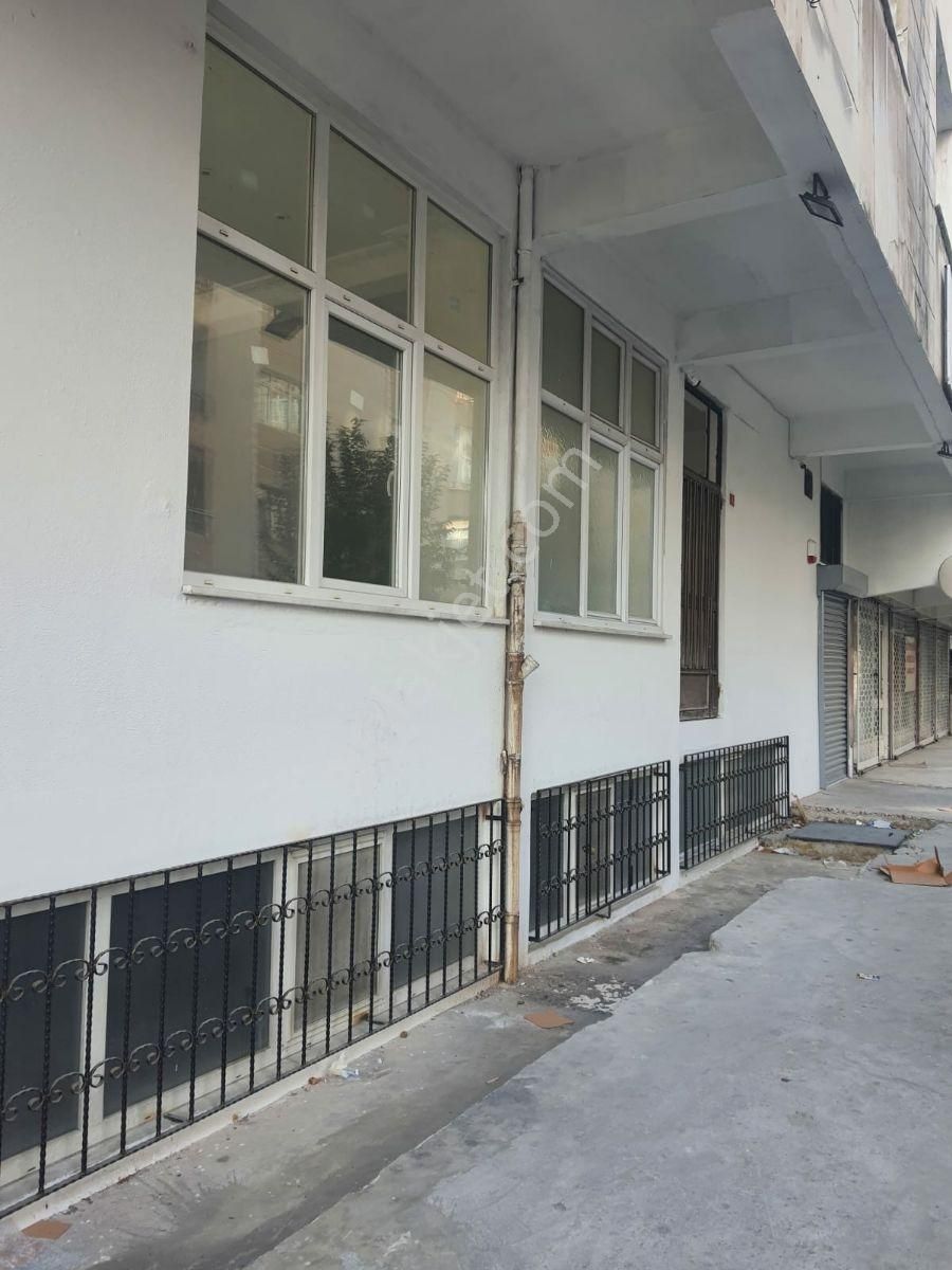 Güngören'de Ana Caddeye Cepheli Köşe Dükkan - Görsel 16