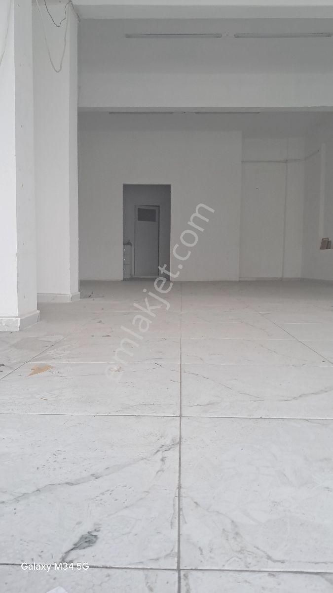 Güngören'de Ana Caddeye Cepheli Köşe Dükkan - Görsel 10