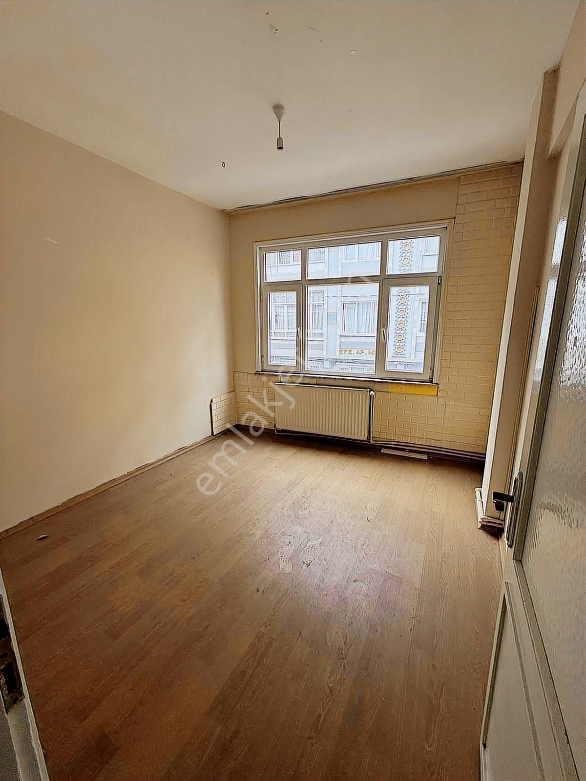 Gaziosmanpaşa Şemsipaşa Mahallesinde Satılık 2+1 Çift Balkon - Görsel 2