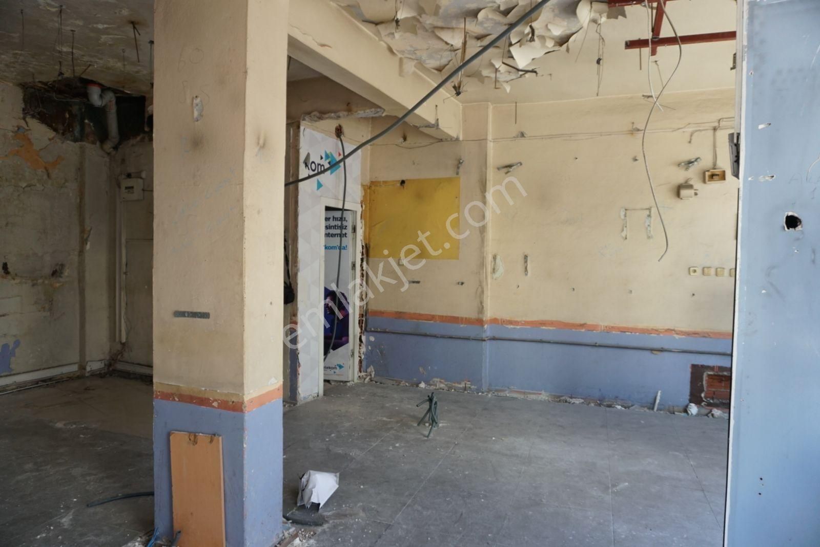 Bağcılar Yüzyıl Mahallesi Barbaros Caddesi Üzerinde Kiralık Dükk - Görsel 2