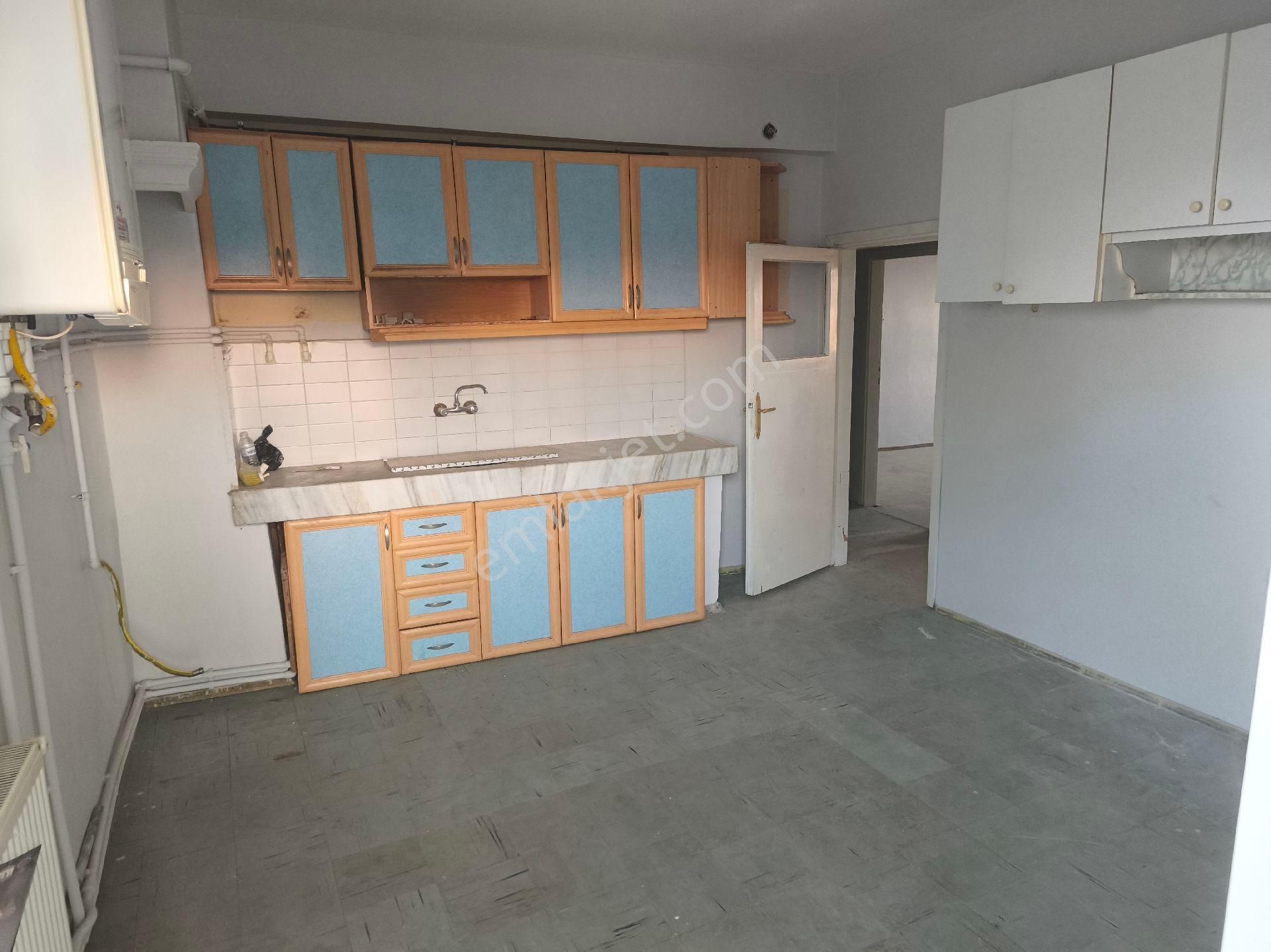 Acil Satılık 3+1 Ev - Görsel 11