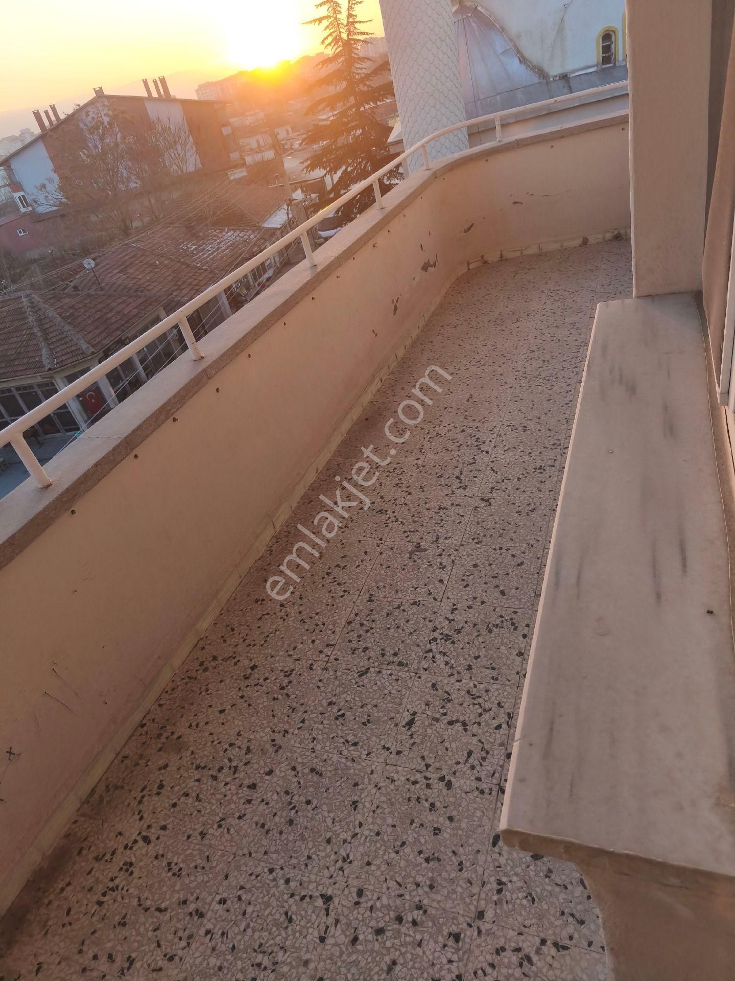 Acil Satılık 3+1 Ev - Görsel 14