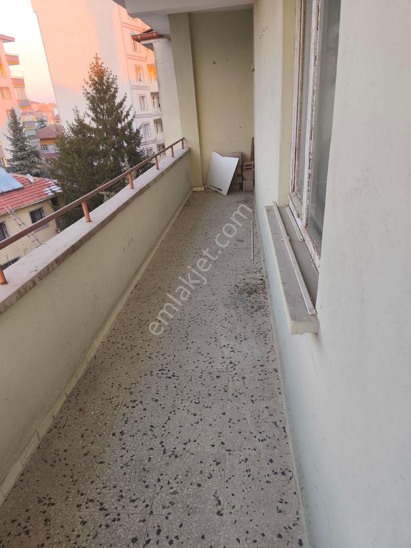 Acil Satılık 3+1 Ev - Görsel 10