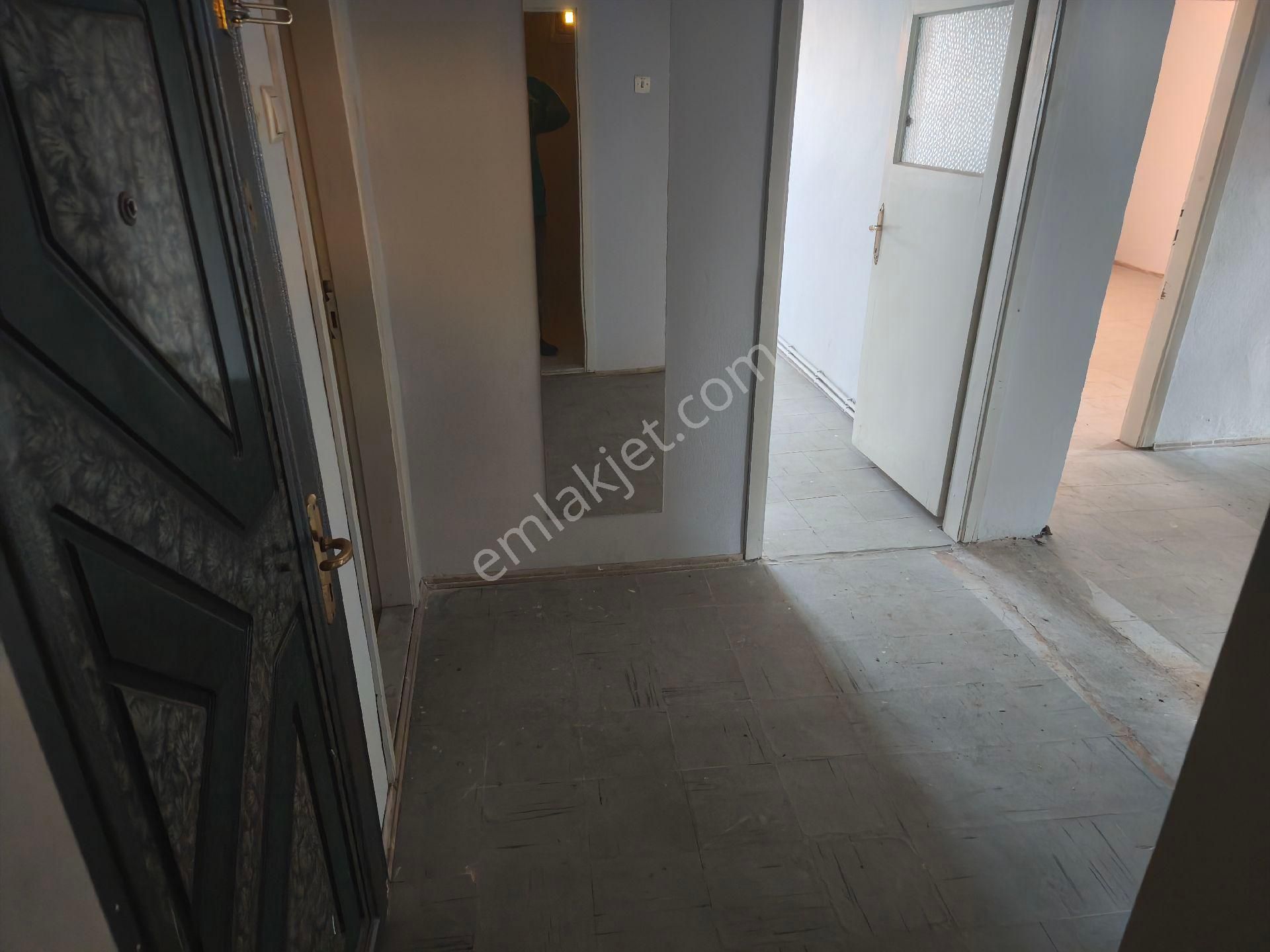 Acil Satılık 3+1 Ev - Görsel 7