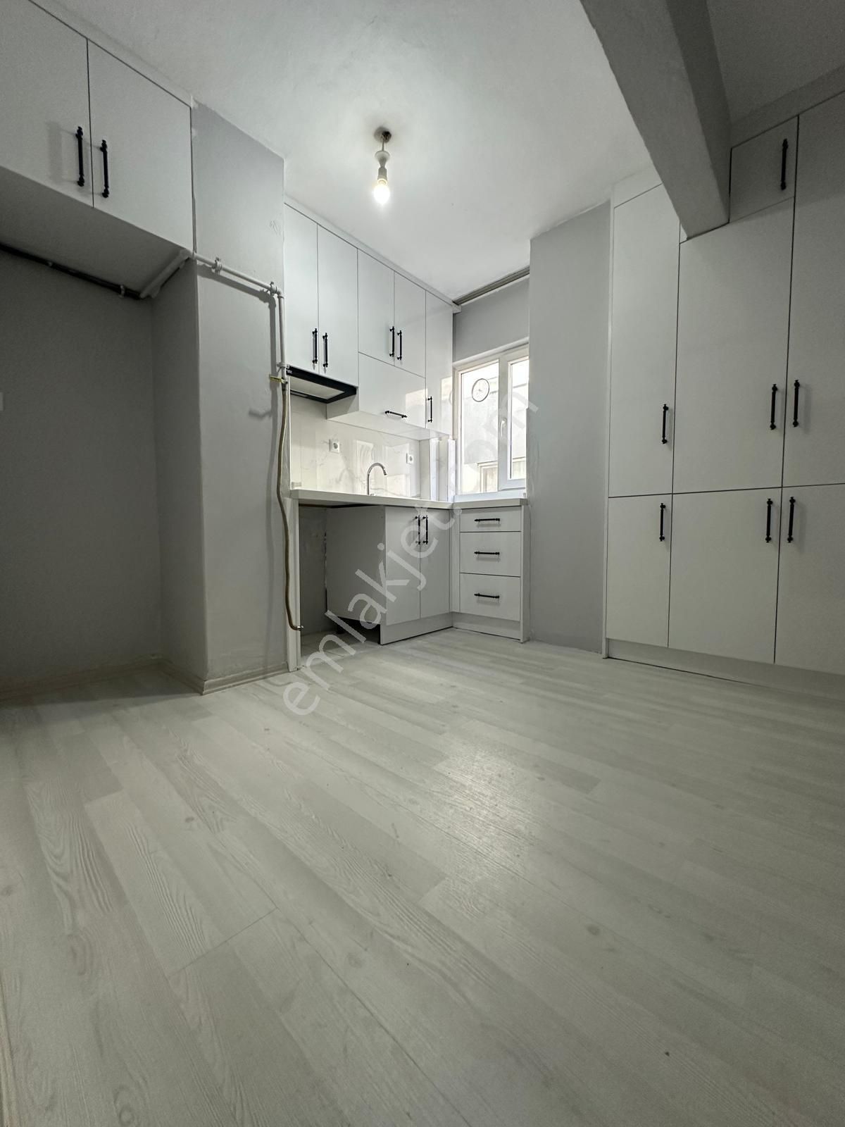 Heykel İbrahimpaşa'da Boyalı Masrafsız 3+1 Kiralık Daire - Görsel 9