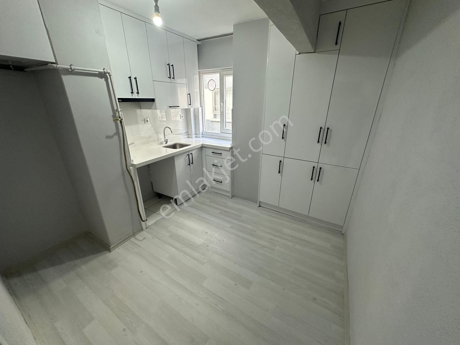 Heykel İbrahimpaşa'da Boyalı Masrafsız 3+1 Kiralık Daire - Görsel 8