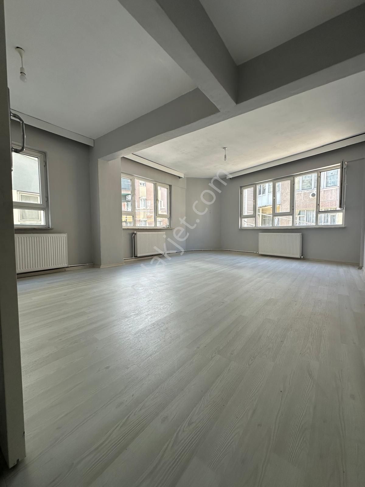 Heykel İbrahimpaşa'da Boyalı Masrafsız 3+1 Kiralık Daire - Görsel 6