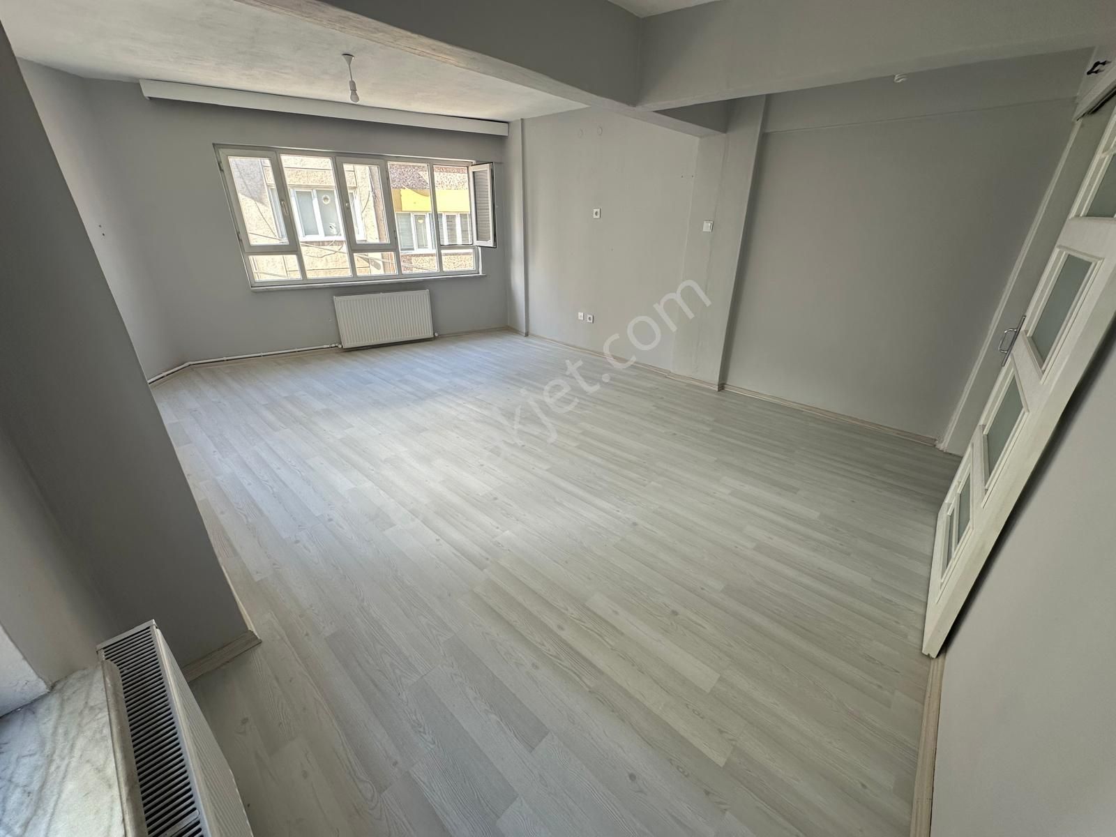 Heykel İbrahimpaşa'da Boyalı Masrafsız 3+1 Kiralık Daire - Görsel 5