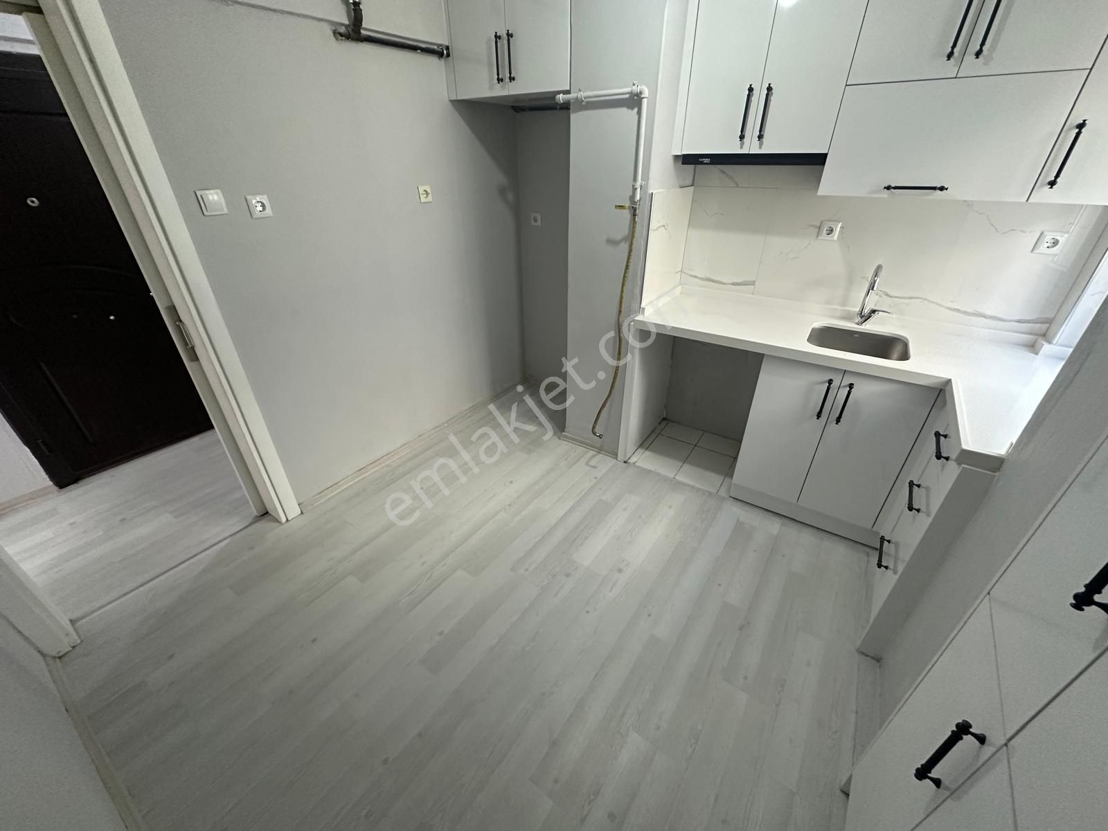 Heykel İbrahimpaşa'da Boyalı Masrafsız 3+1 Kiralık Daire - Görsel 11