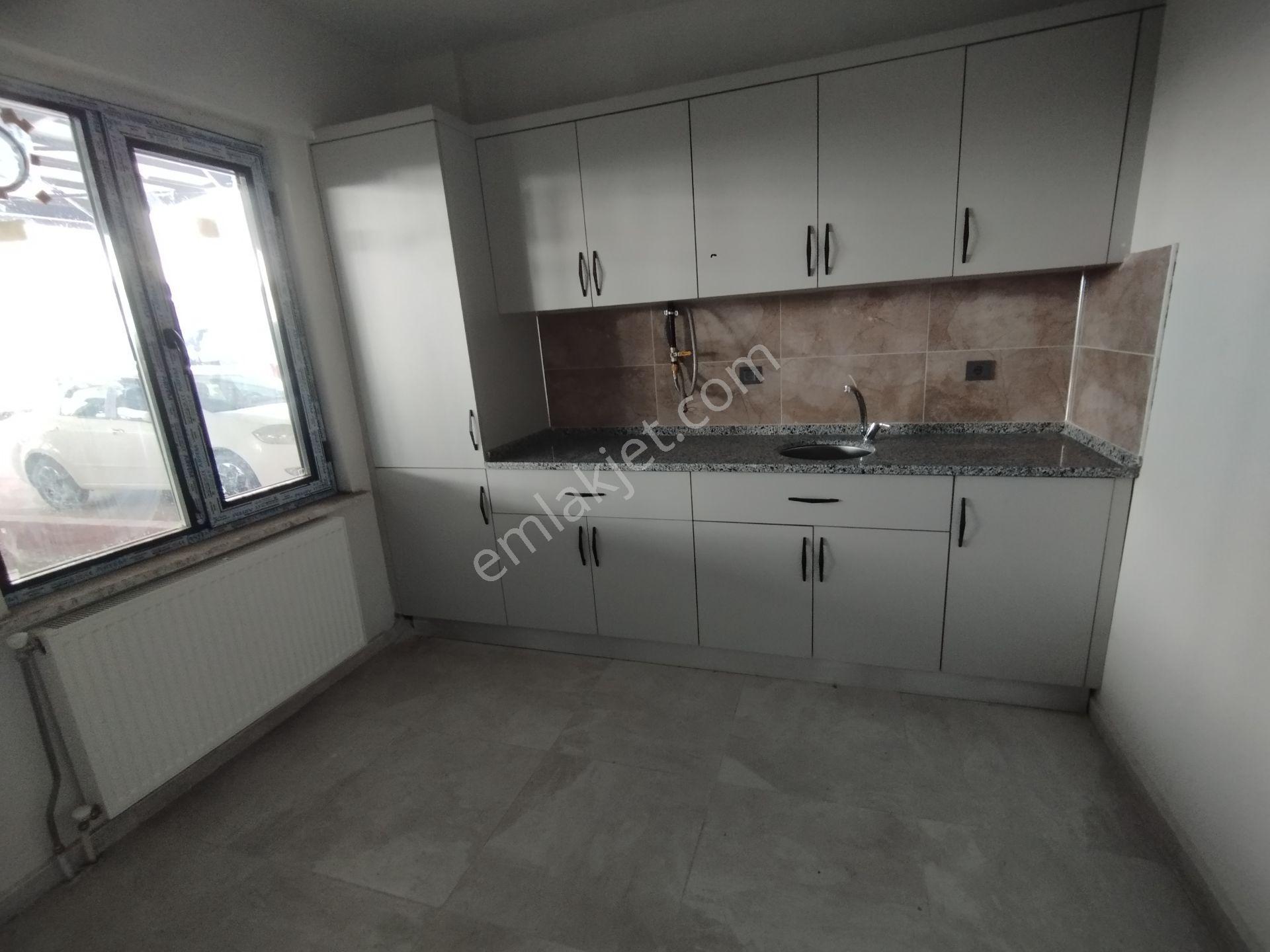 Alihan G.m. De Karşıyaka Mah.de Galericiler Sitesi Yapılı Kiralık Dükkan - Görsel 3