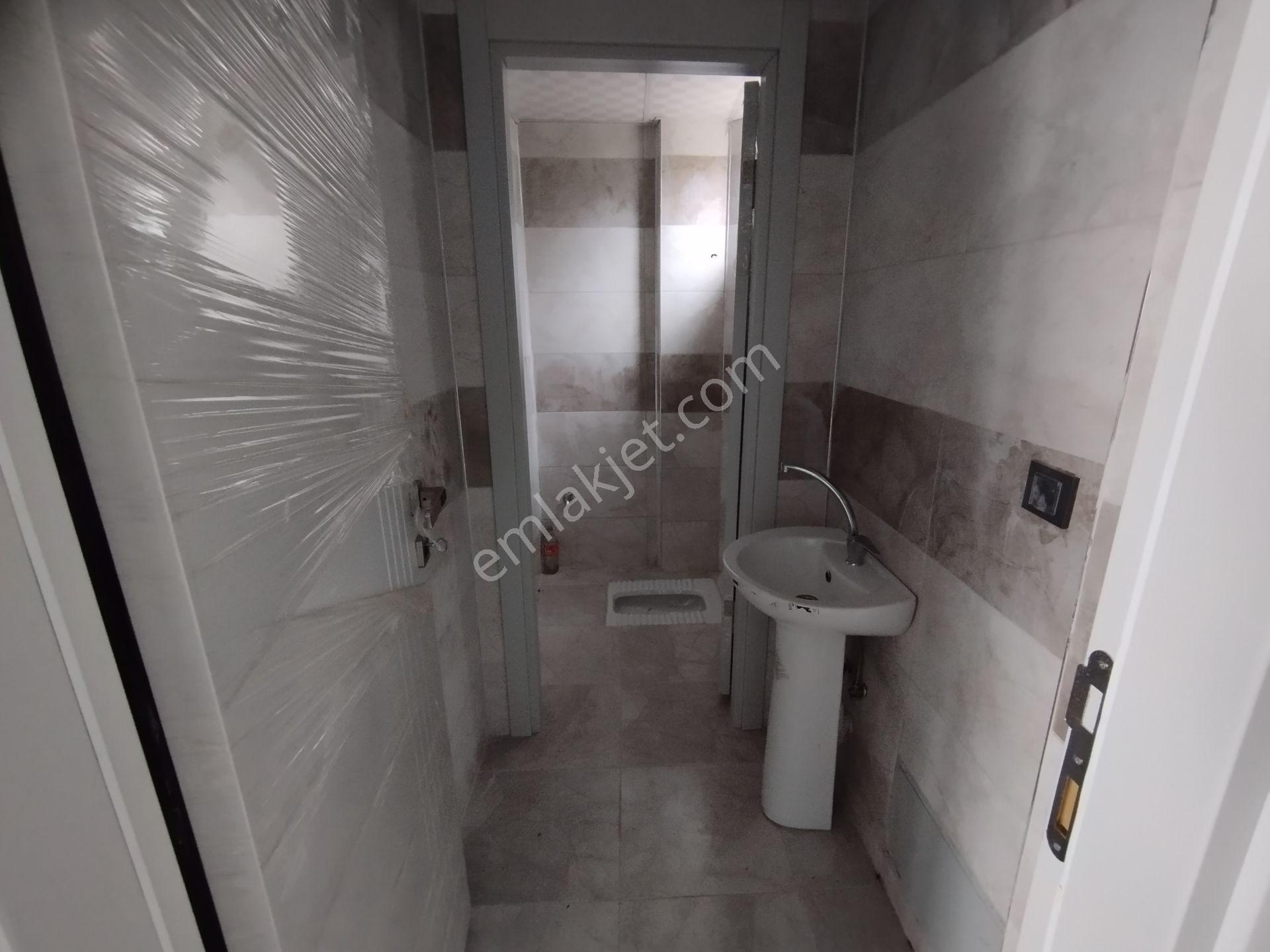 Alihan G.m. De Karşıyaka Mah.de Galericiler Sitesi Yapılı Kiralık Dükkan - Görsel 5
