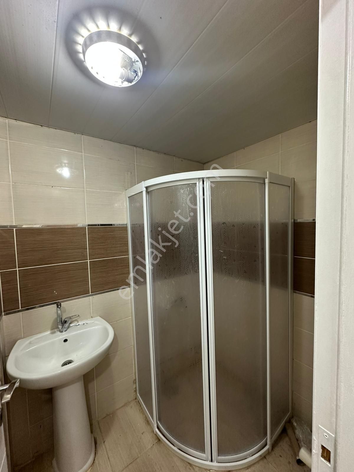 Kumlubel Mahallesinde 2+1 Kiralık Daire - Görsel 15