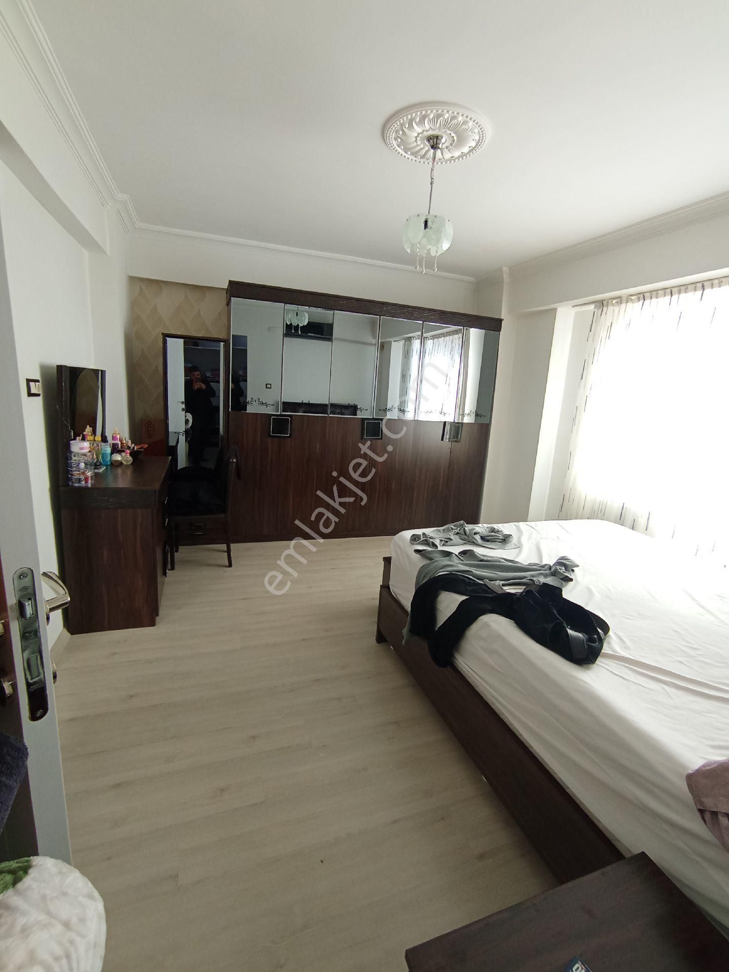 Batikent 3+1 170 Metre Kare Ebebeyin Banyolu Giyinme Odalı