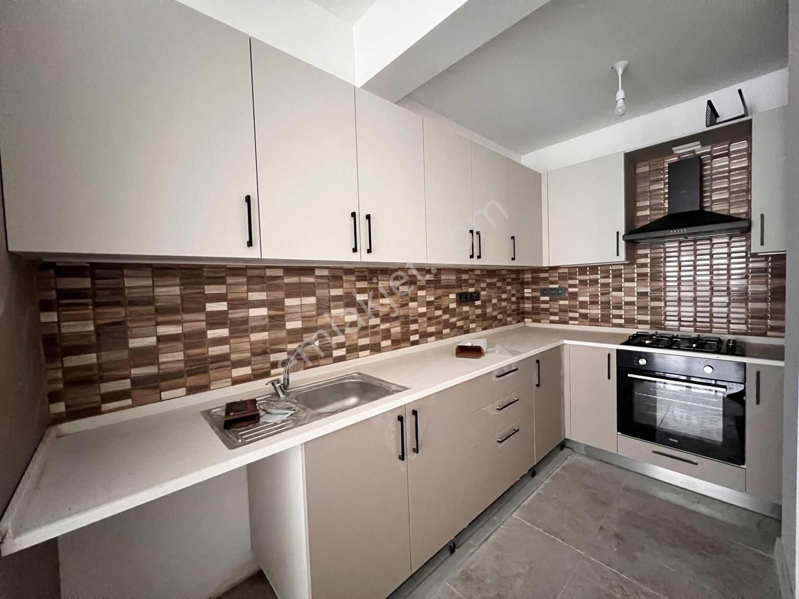 Marmaris Tepe Mahallesi'nde Satılık Asansörlü Sıfır 2+1 Daire