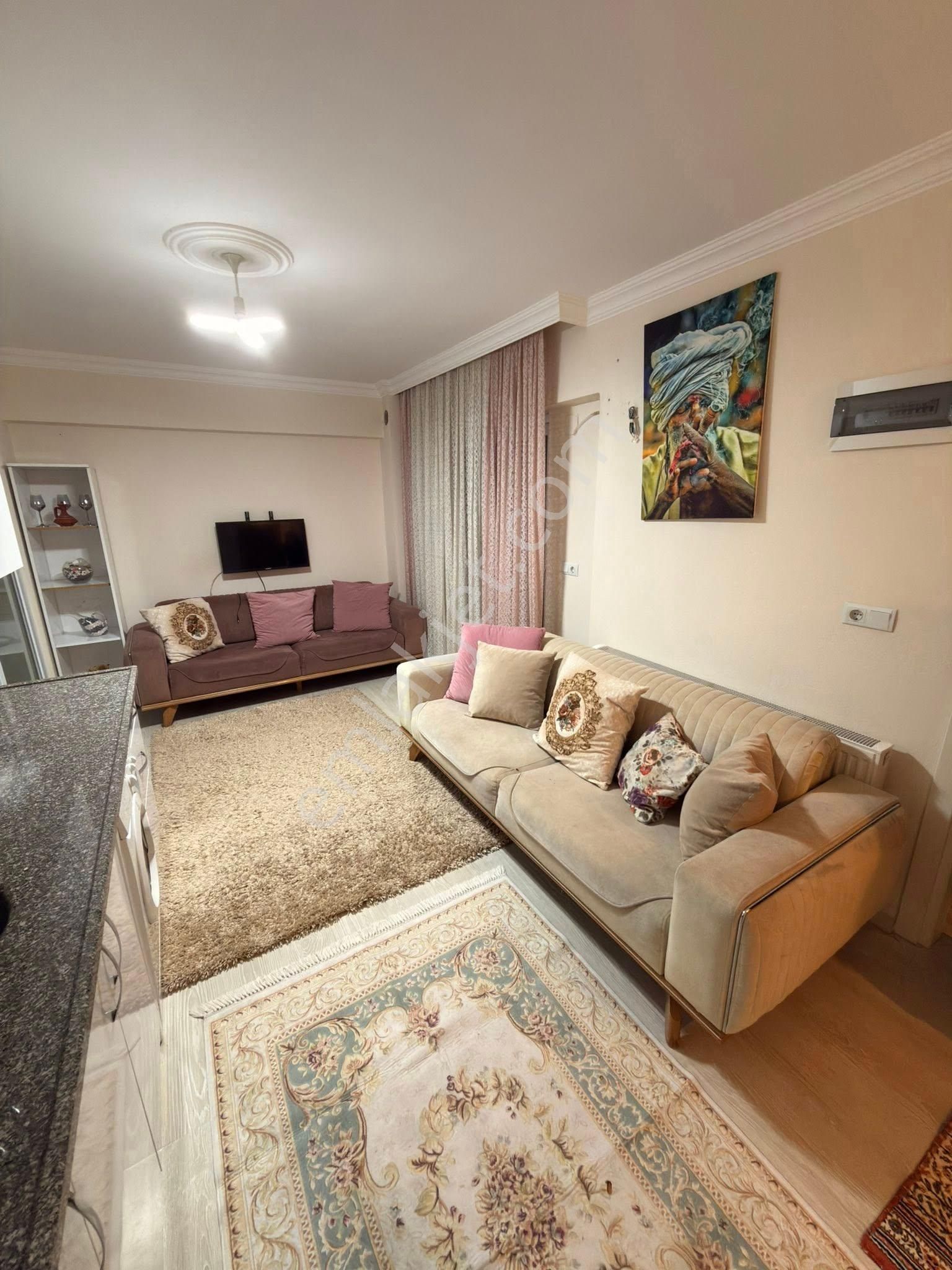 Aydın / Nazilli / Sümer Mahallesi – Satılık 2+1 Daire 3 Katlı Binanın 2. Katı – Balkonlu