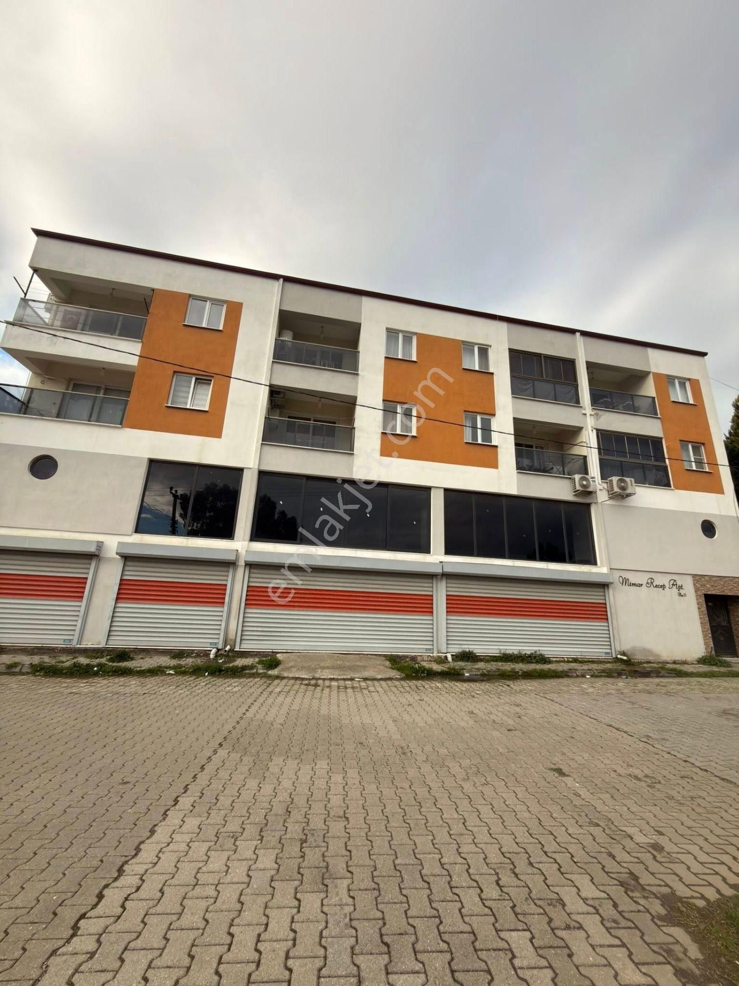 Aydın / Nazilli / Sümer Mahallesi – Satılık 2+1 Daire 3 Katlı Binanın 2. Katı – Balkonlu - Görsel 2