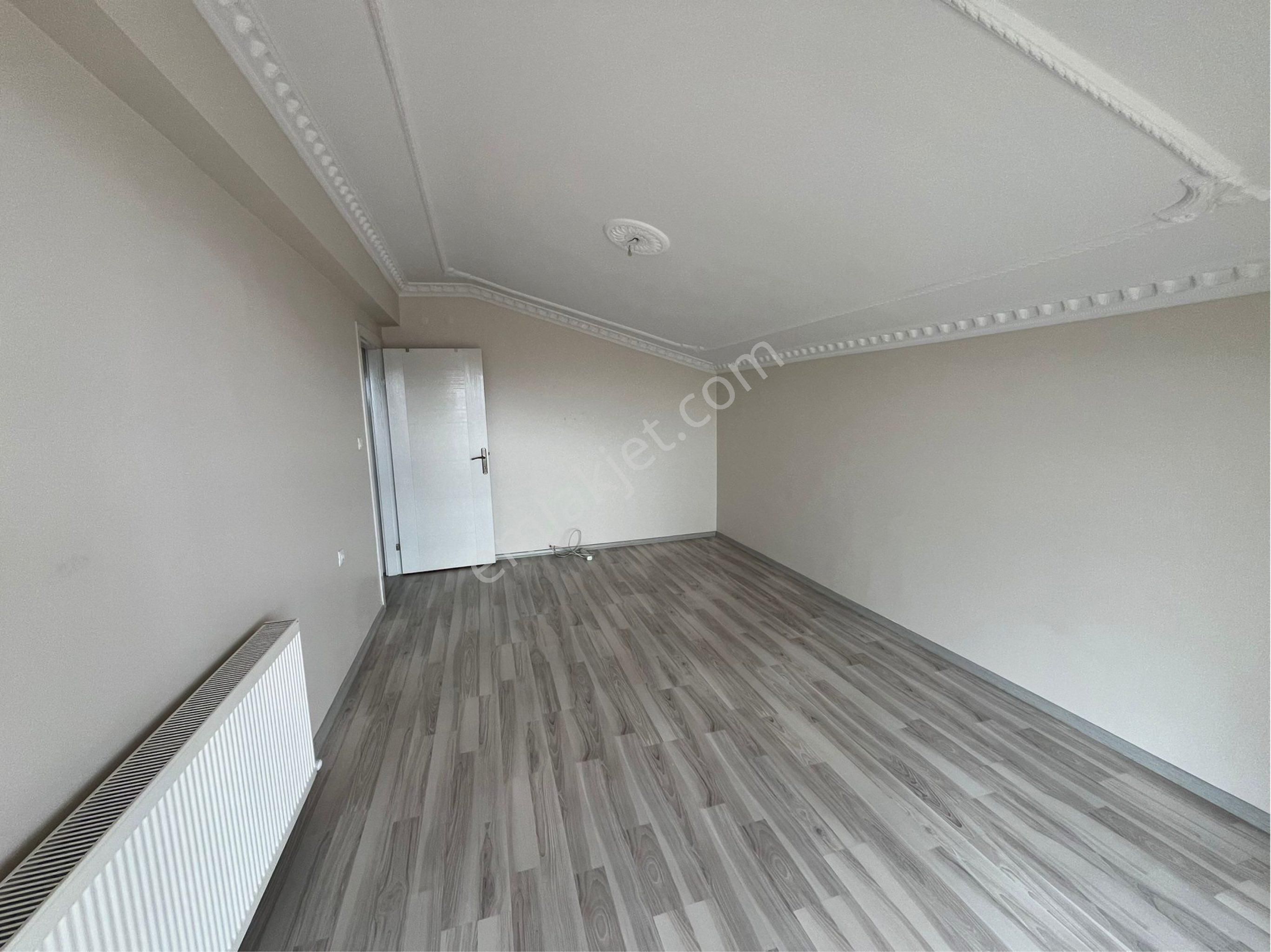 23 Nisan Okul Yanı Katta Asansörlü E.banyolu Ankara Manzaralı3+1 - Görsel 24