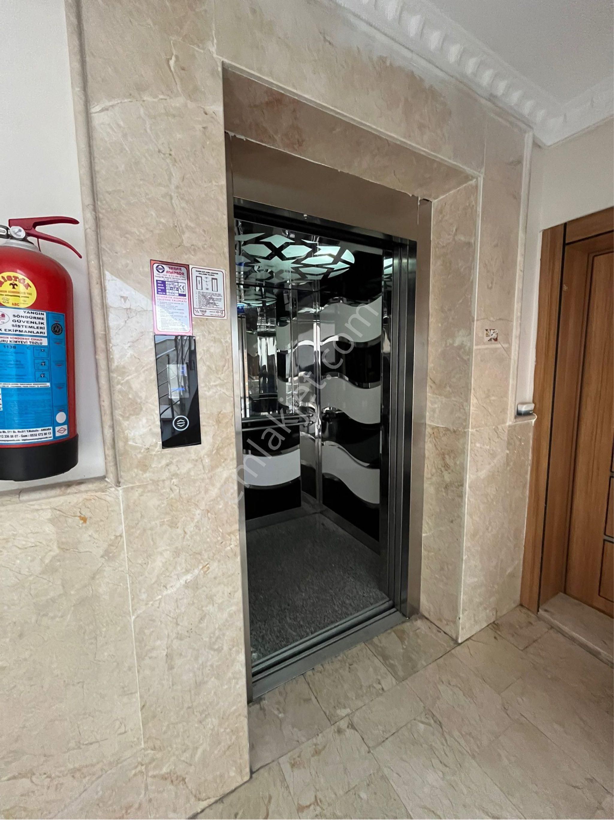 23 Nisan Okul Yanı Katta Asansörlü E.banyolu Ankara Manzaralı3+1 - Görsel 23