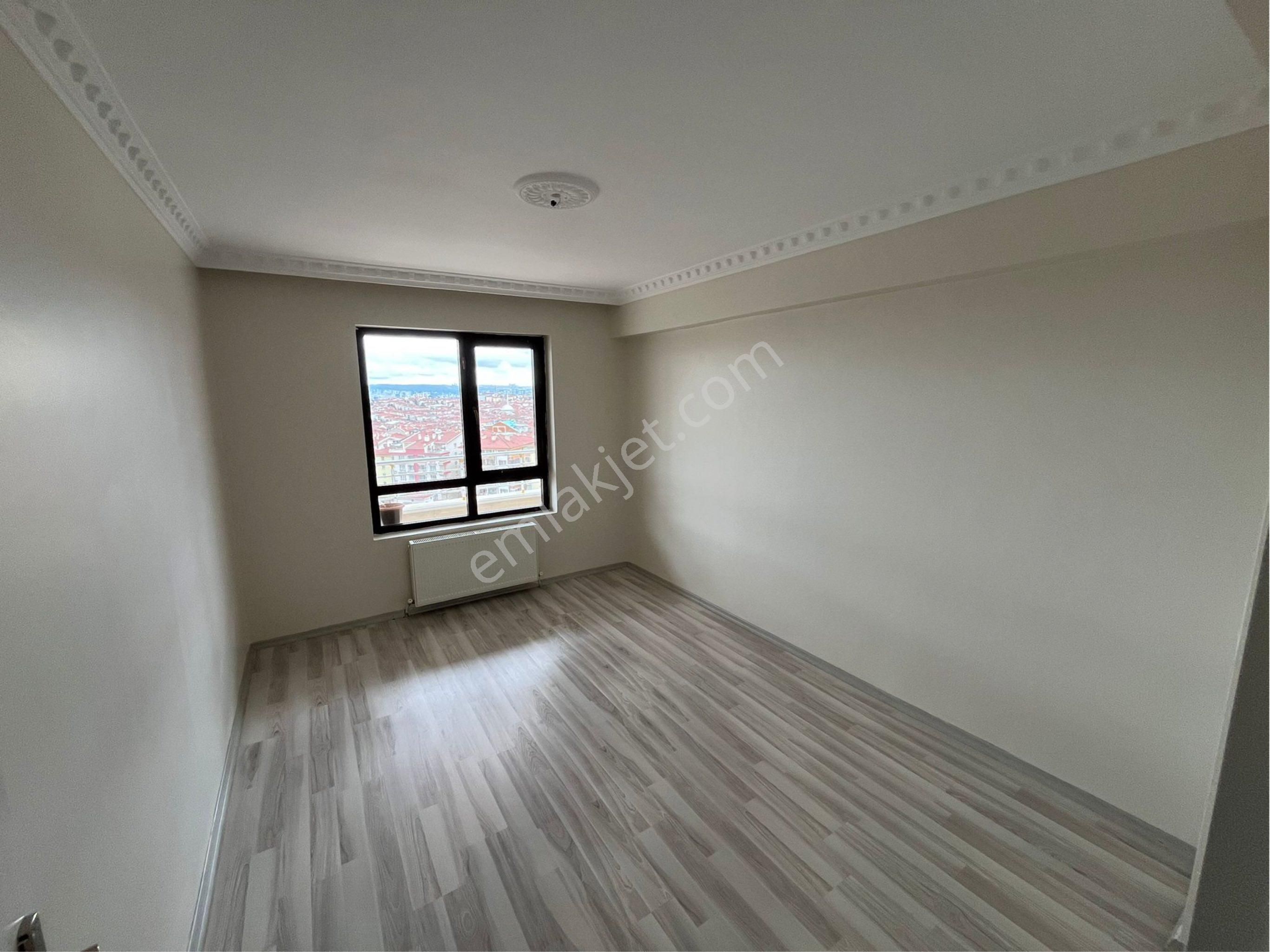 23 Nisan Okul Yanı Katta Asansörlü E.banyolu Ankara Manzaralı3+1 - Görsel 9