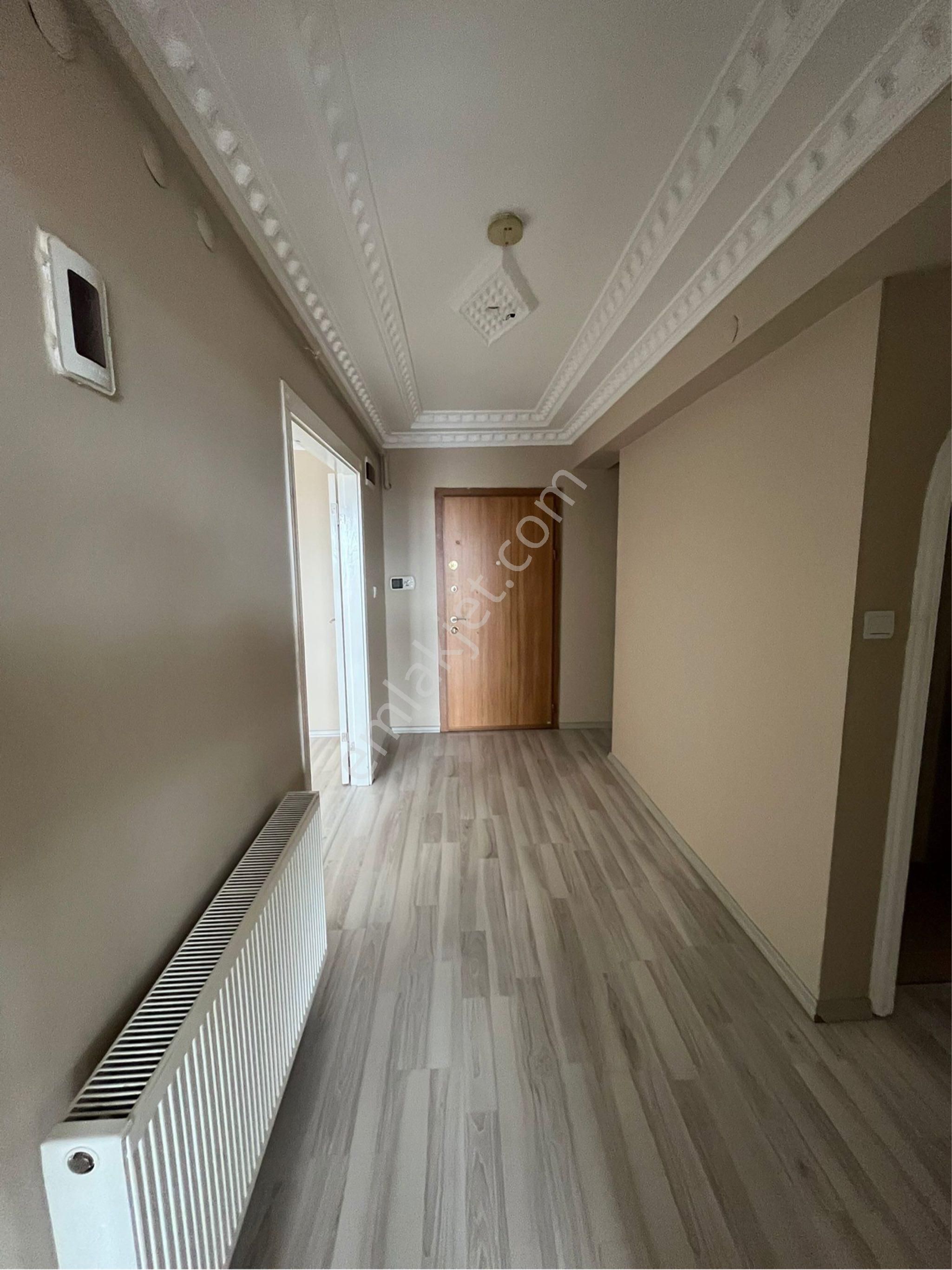 23 Nisan Okul Yanı Katta Asansörlü E.banyolu Ankara Manzaralı3+1 - Görsel 26