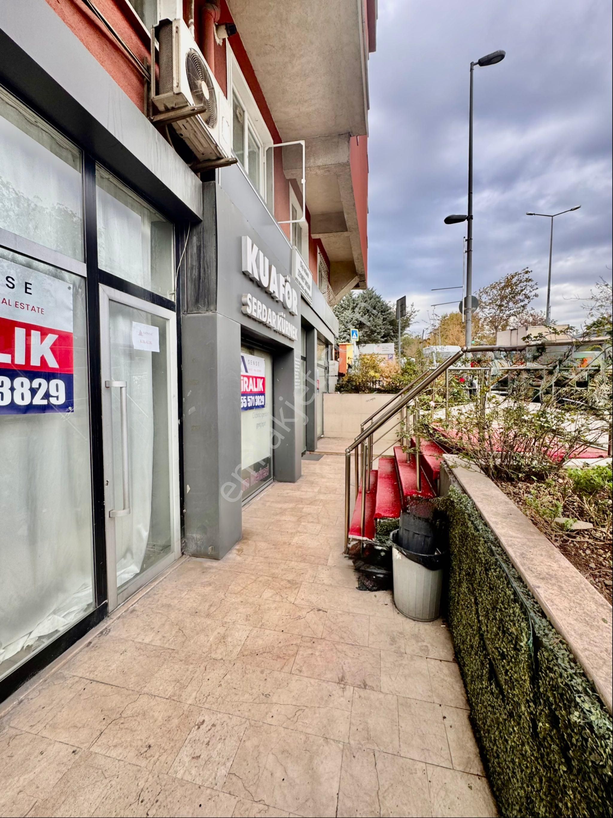 Marmaram Forum , Bakırköy Adliyesi Ve Belediyesine Çok Yakın Kiralık Dükkan - Görsel 3